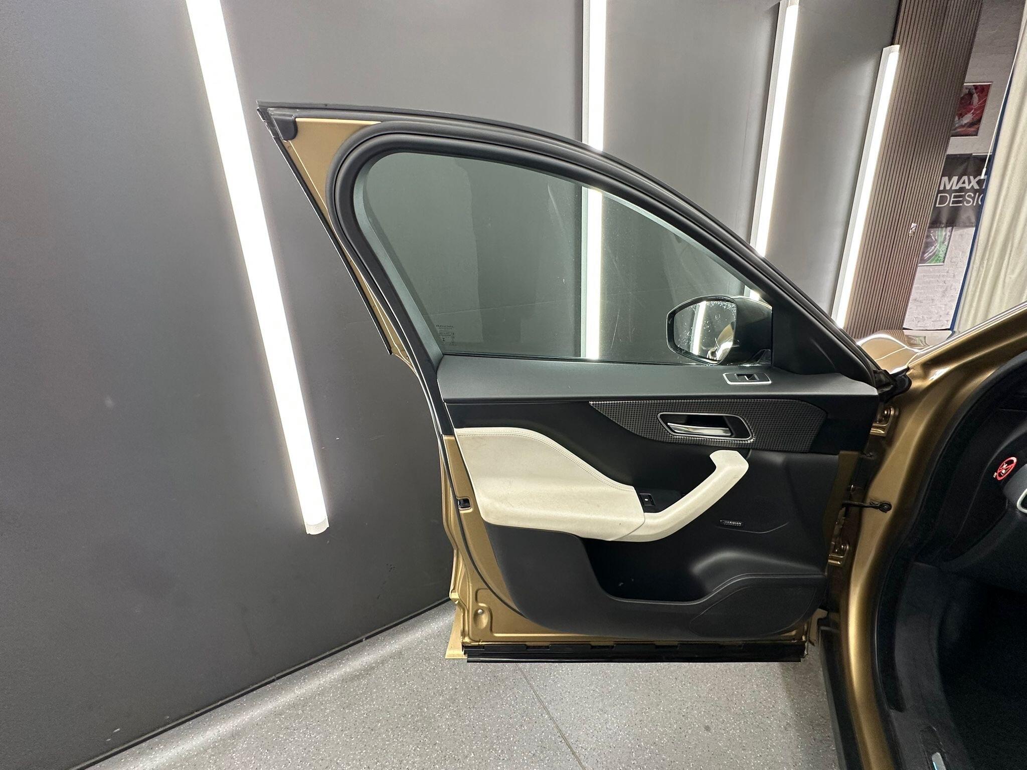 Jaguar F-Pace view 17