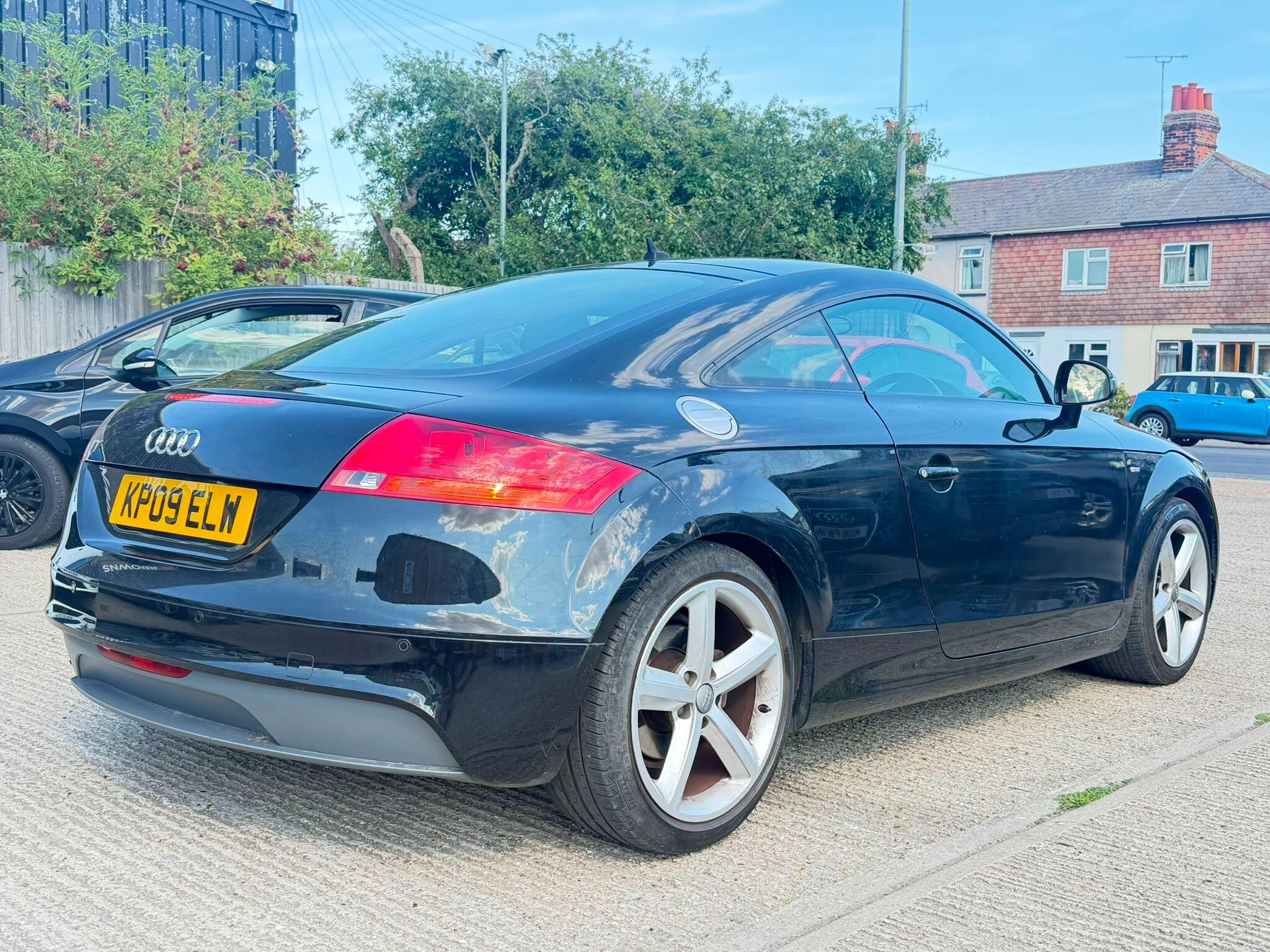 Audi TT view 3