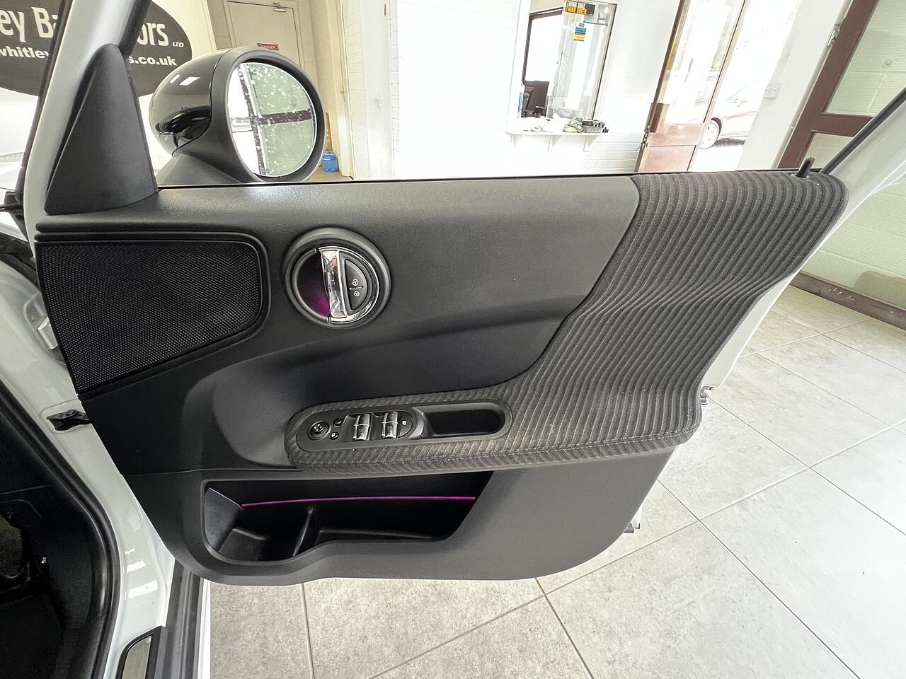 Mini Countryman view 14