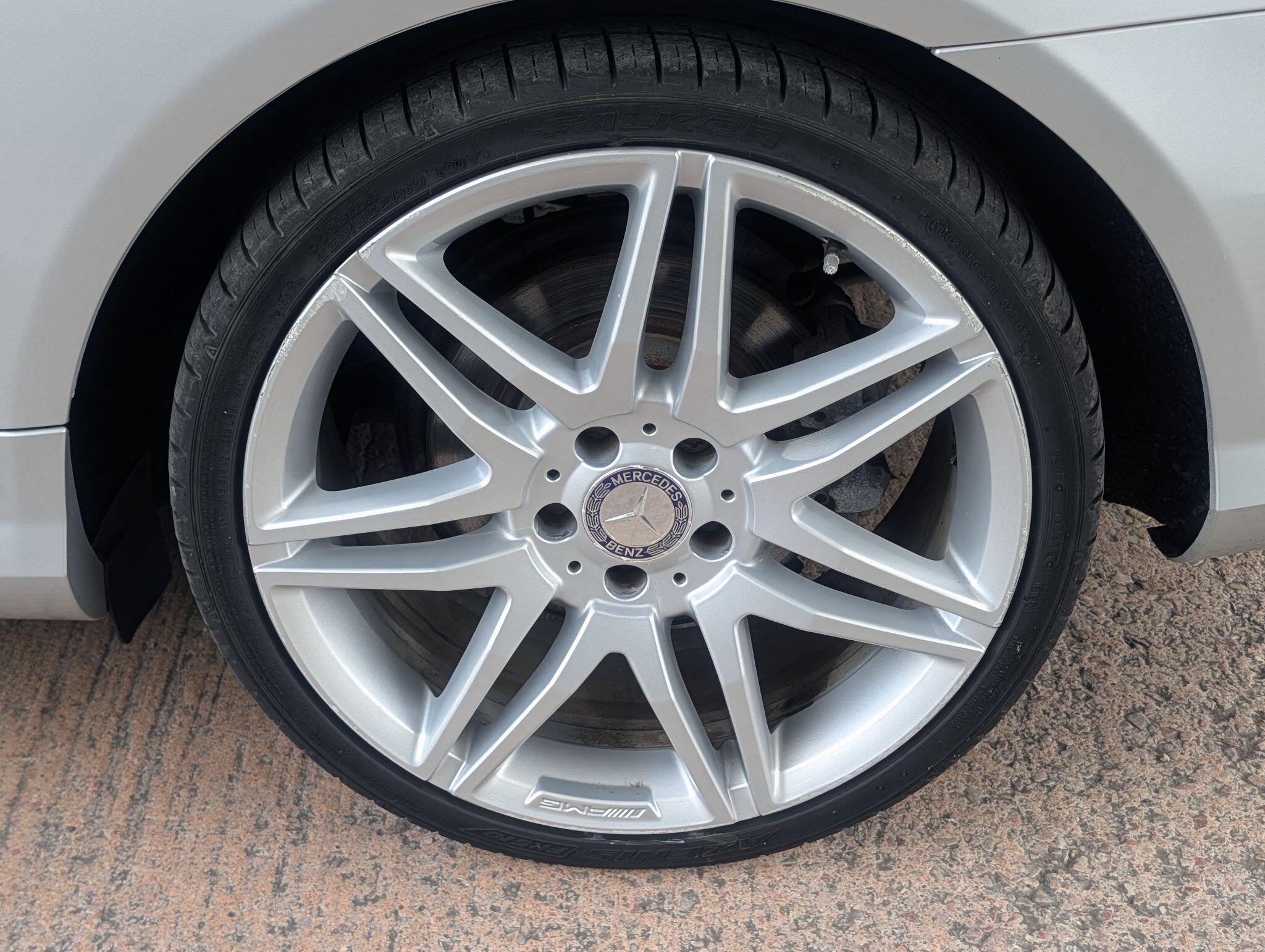 Mercedes-Benz E-Class view 28