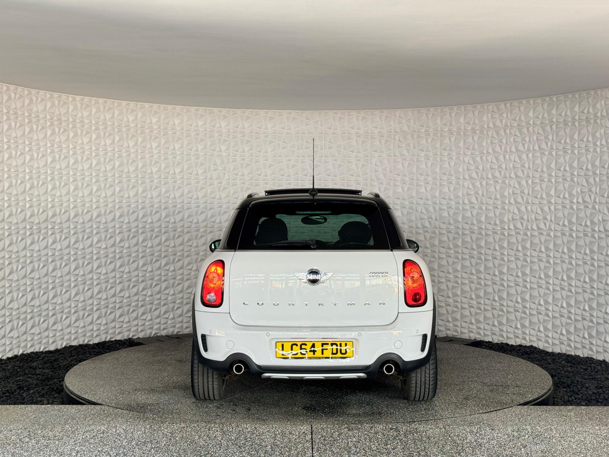 Mini Countryman view 16