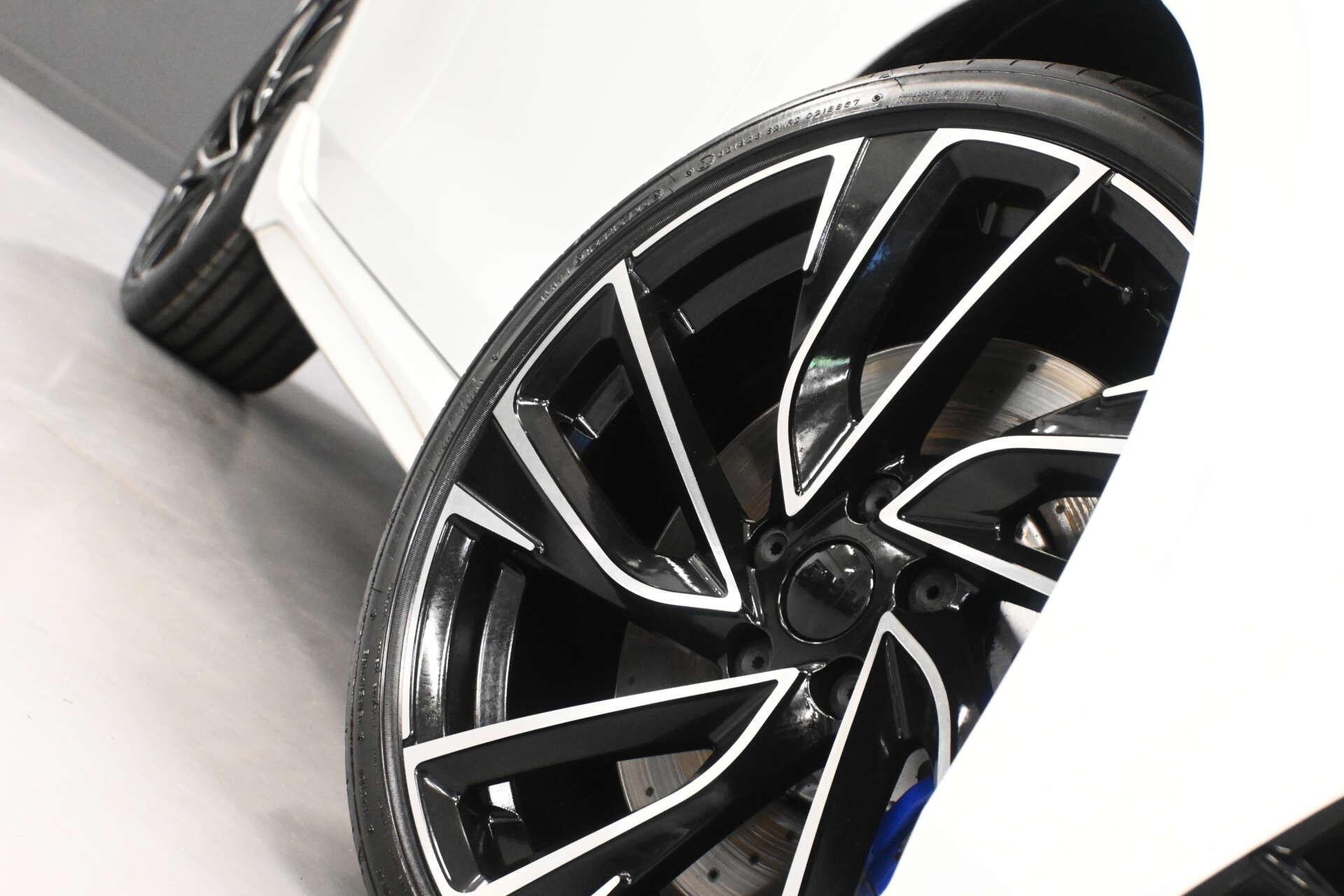 Volkswagen Golf view 22