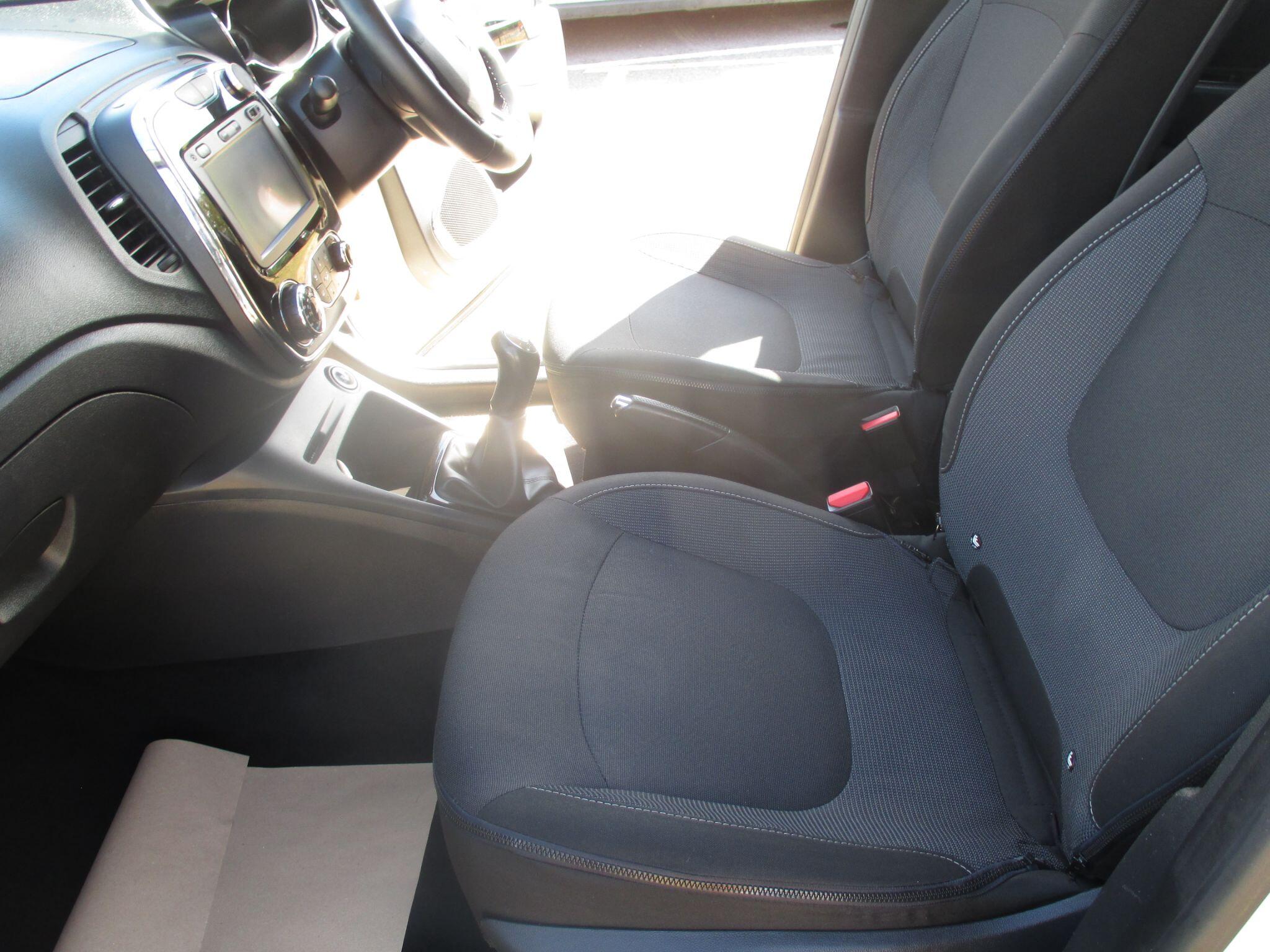 Renault Captur view 32