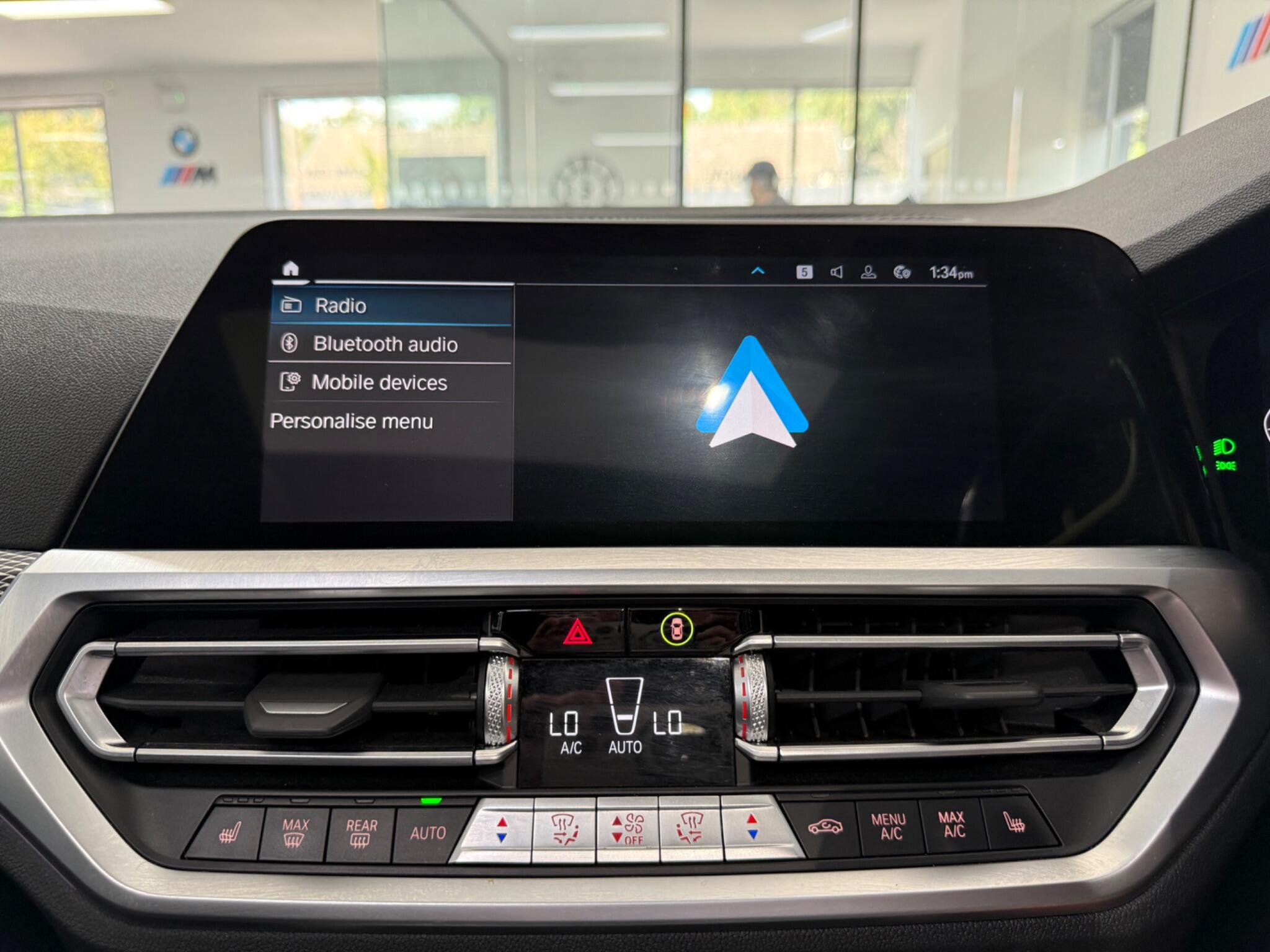 BMW 3 Series view 24