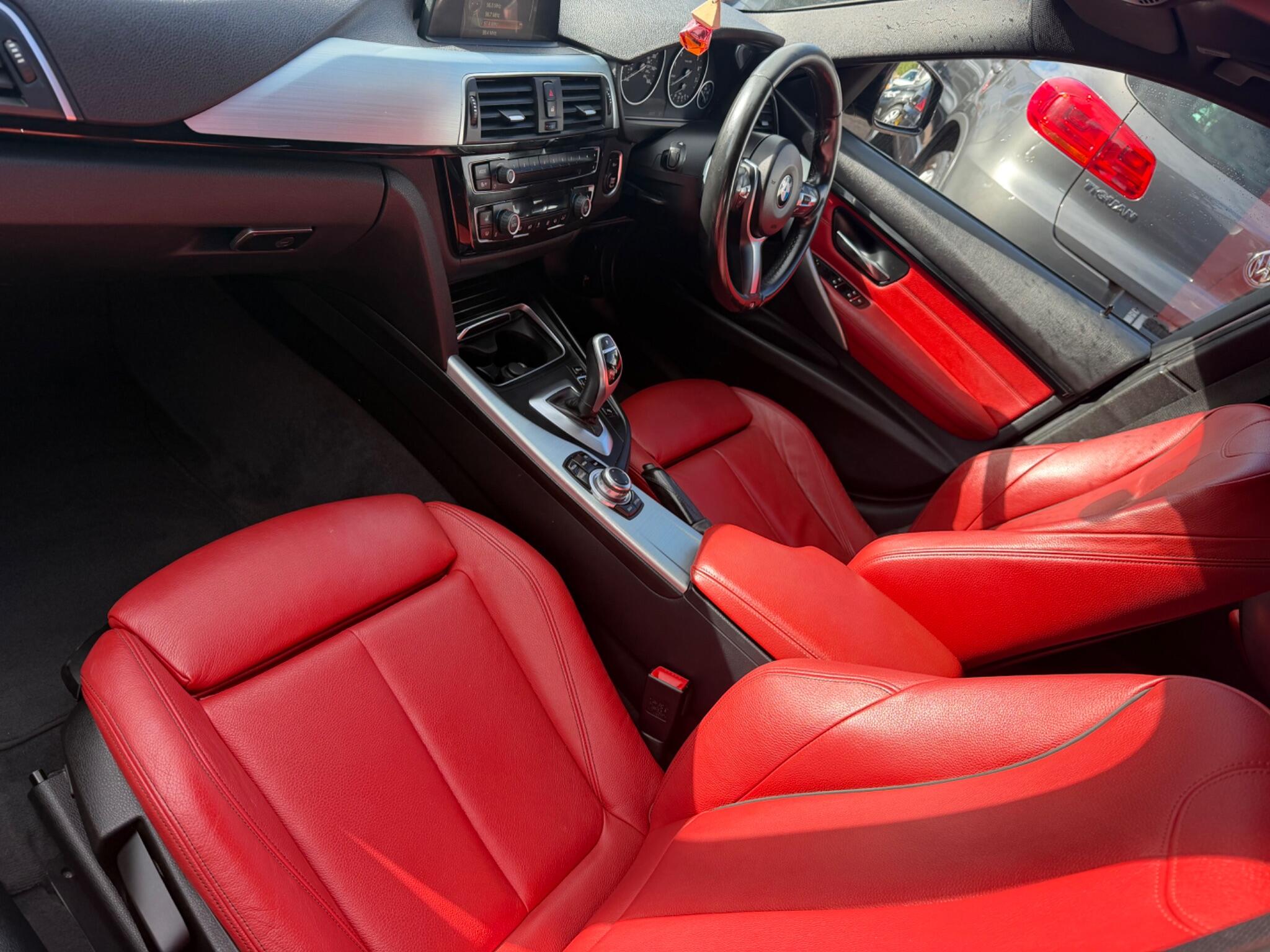 BMW 3 Series view 10