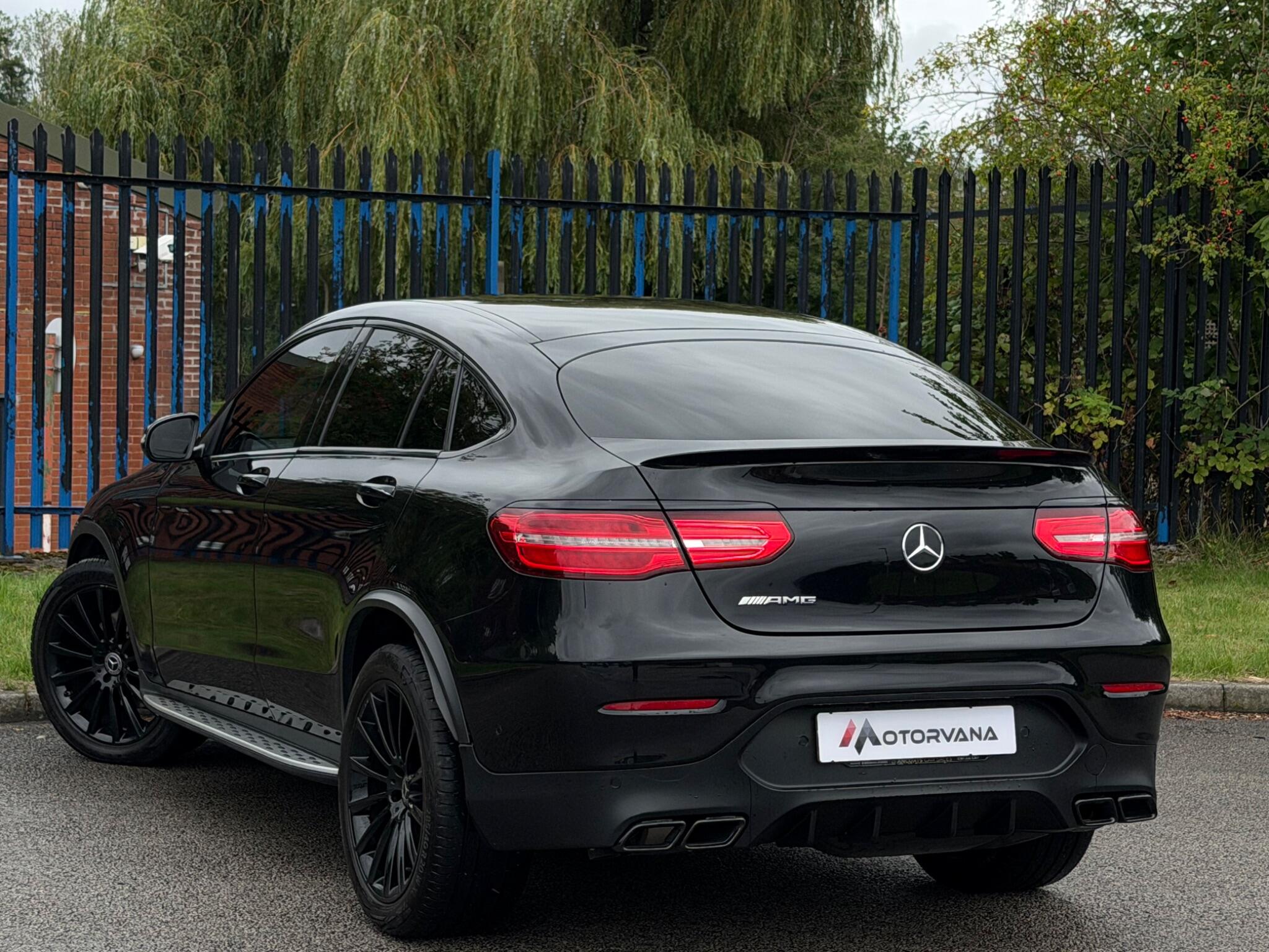 Mercedes-Benz GLC view 3