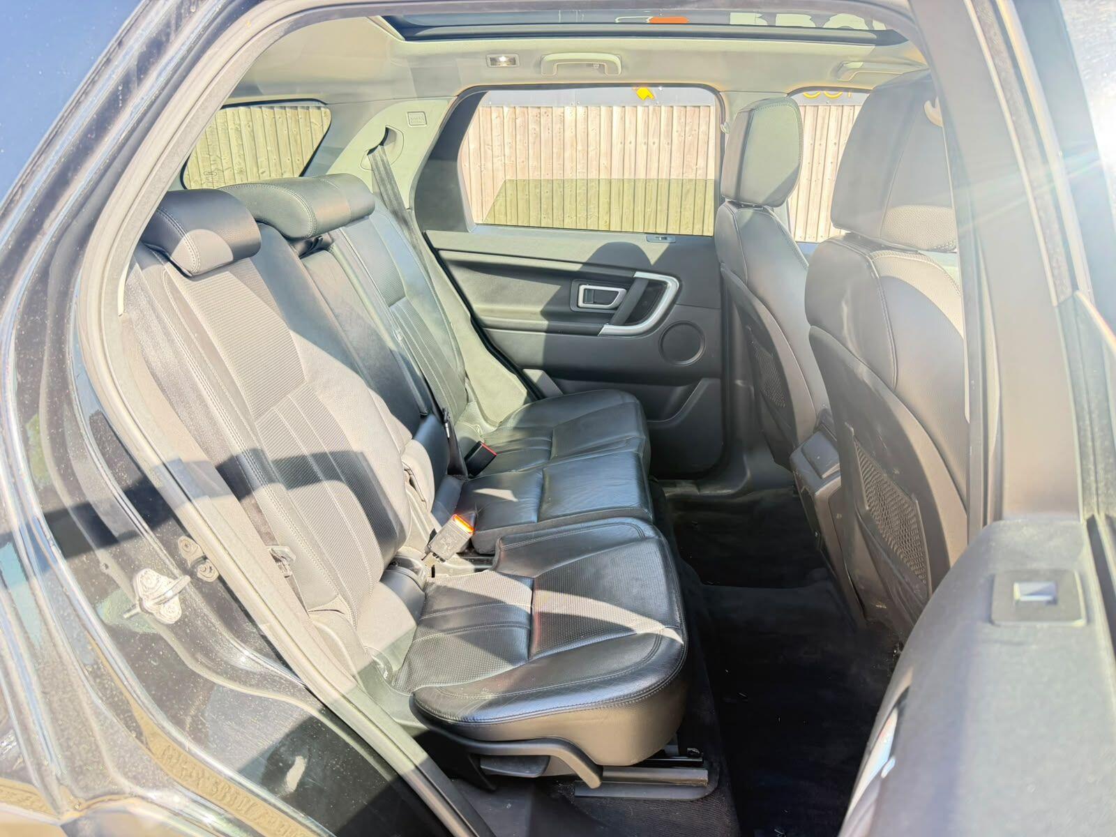 Land Rover Discovery Sport view 17