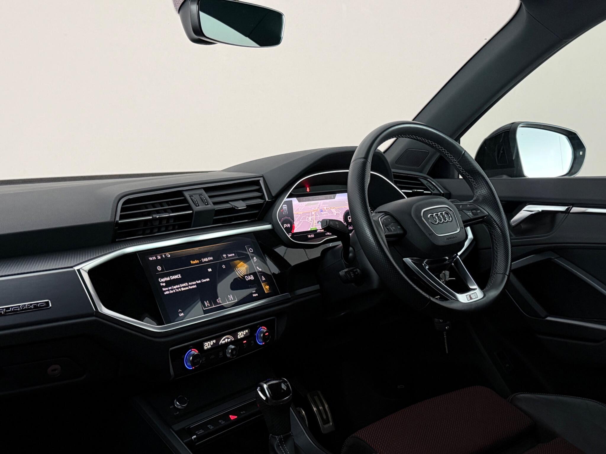 Audi Q3 view 4