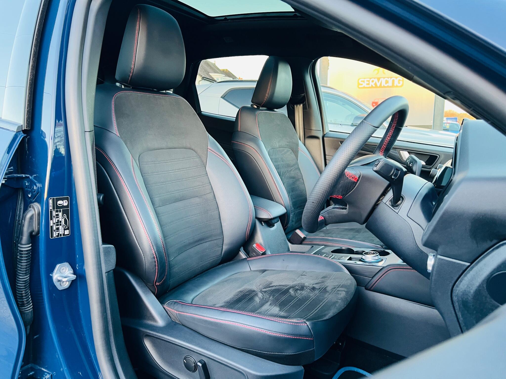 2023 Ford Kuga 2.5 EcoBoost Duratec 14.4kWh ST-Line X CVT Euro 6 (s/s) 5dr • 23,532 miles image 17