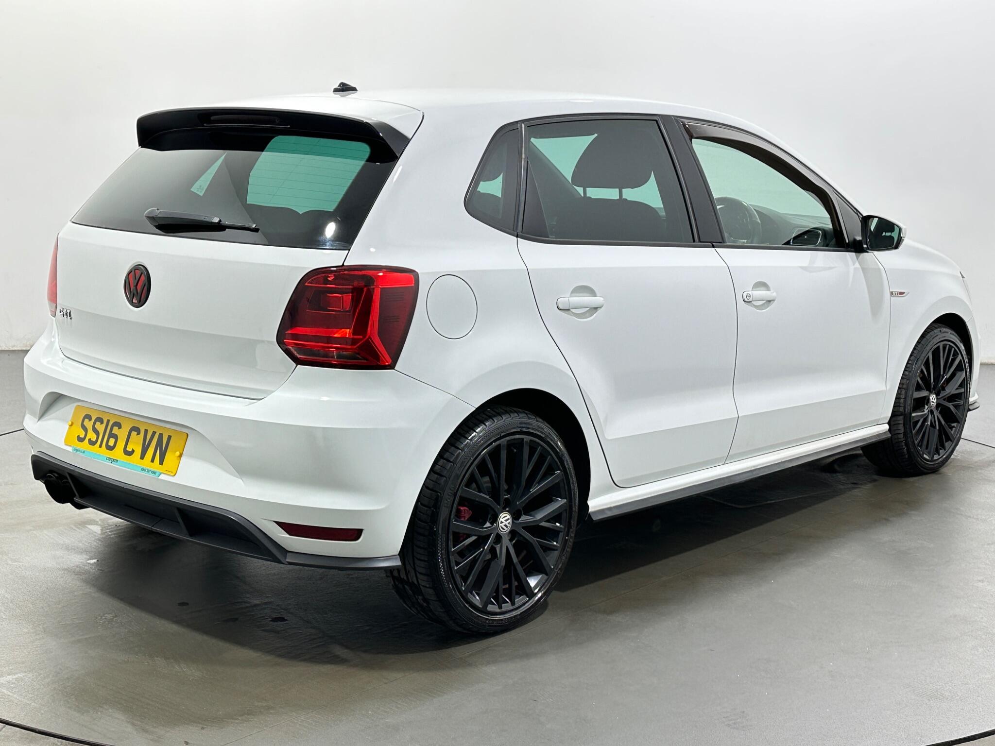 Volkswagen Polo view 8