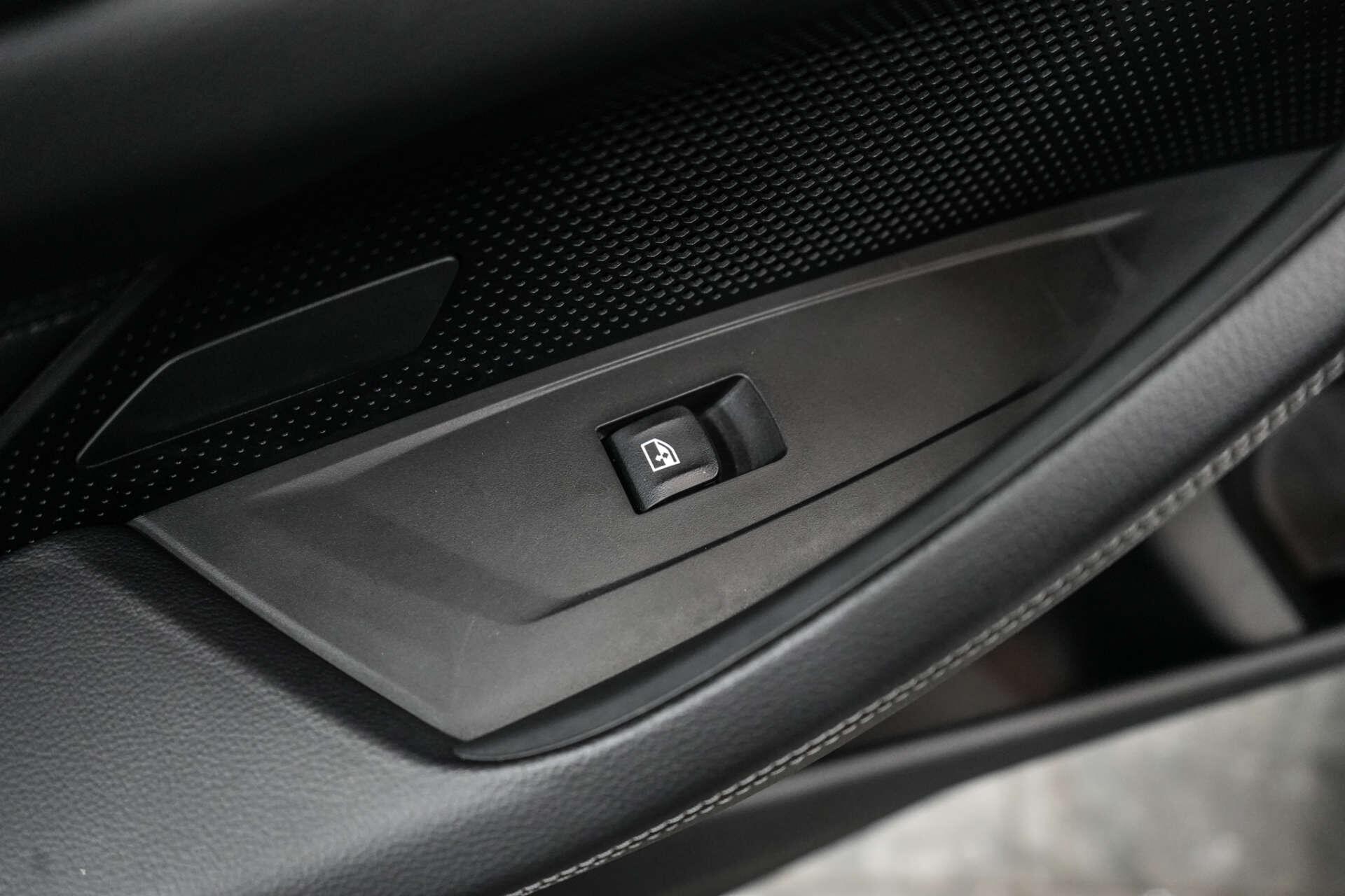 BMW 4 Series view 18