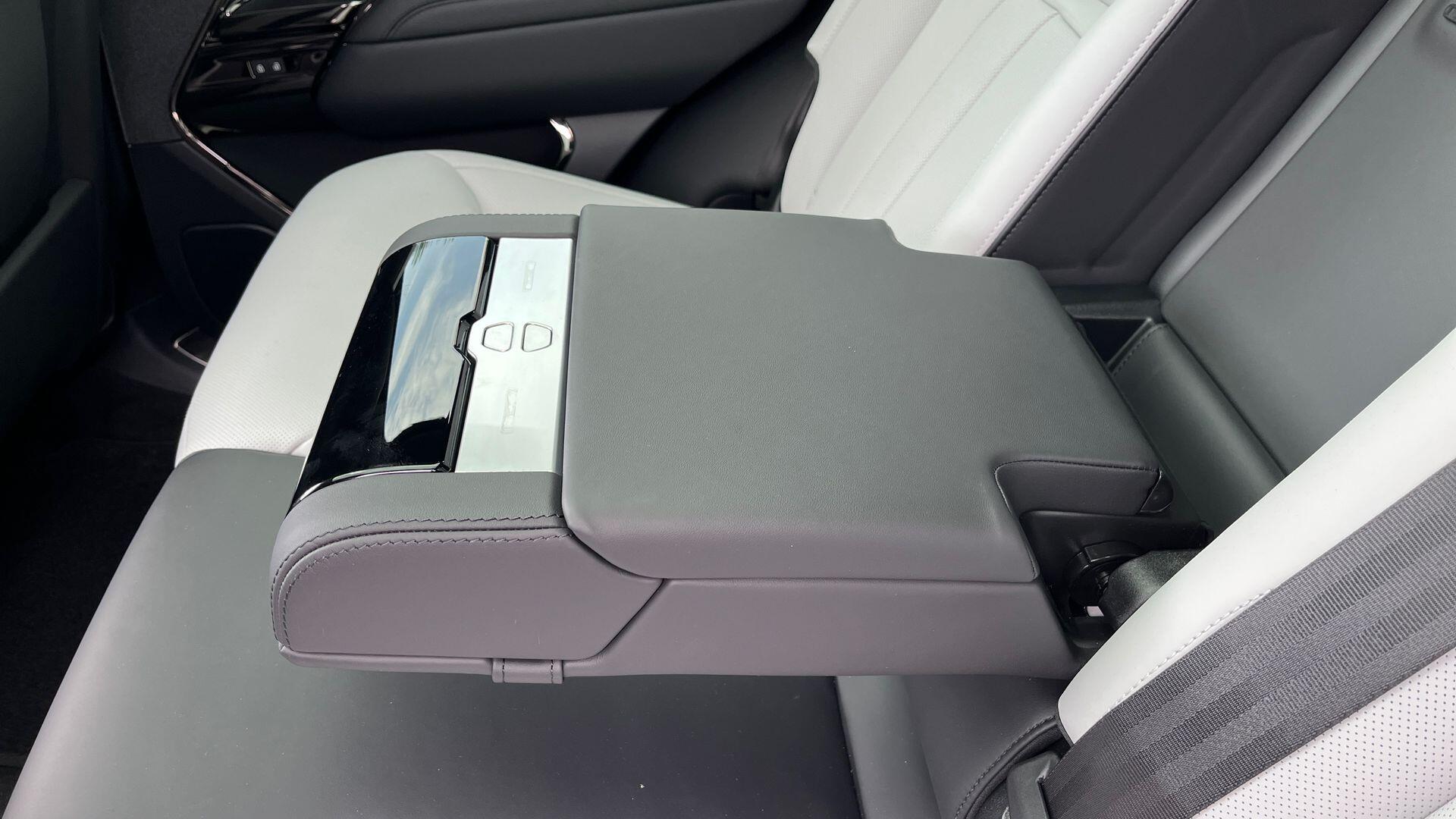 Land Rover Range Rover Sport view 38