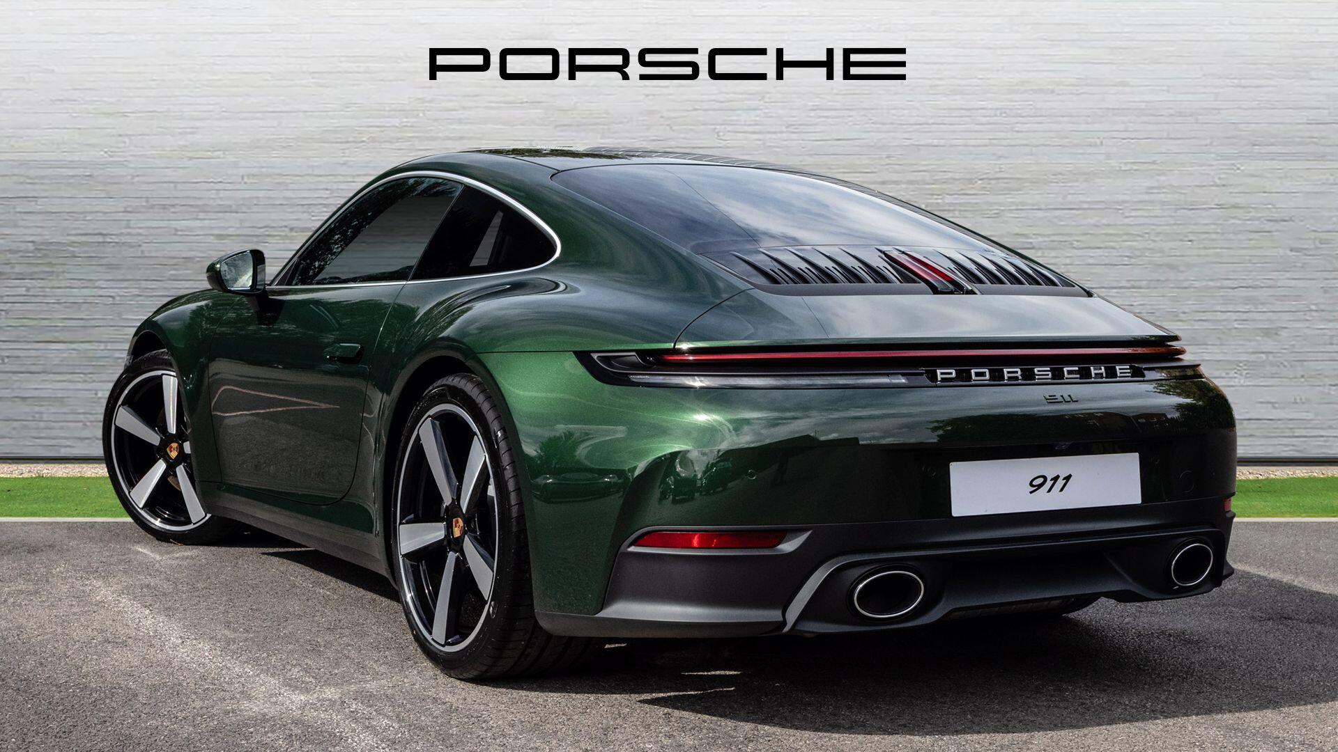 Porsche 911 view 4