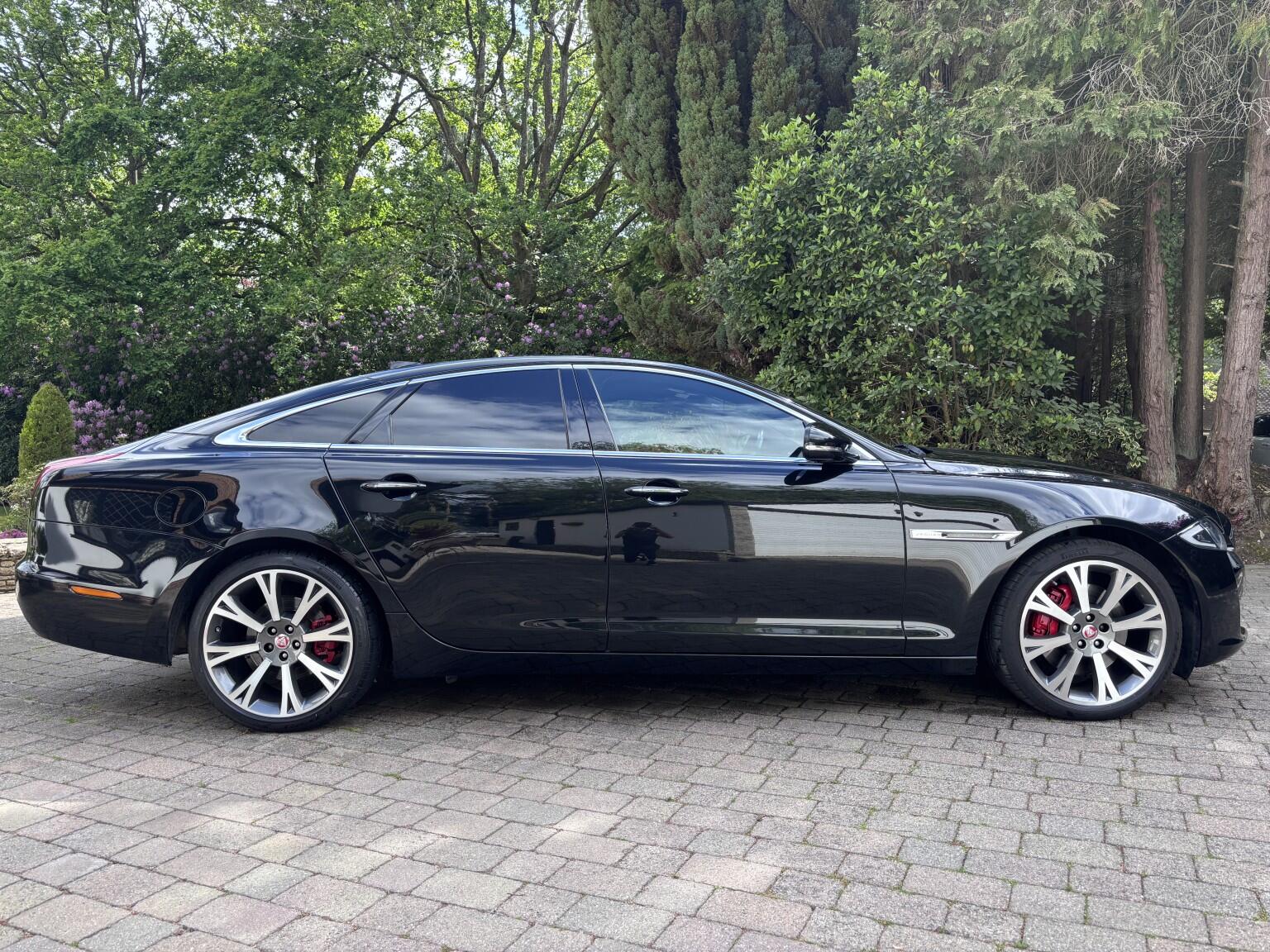 Jaguar XJ view 8