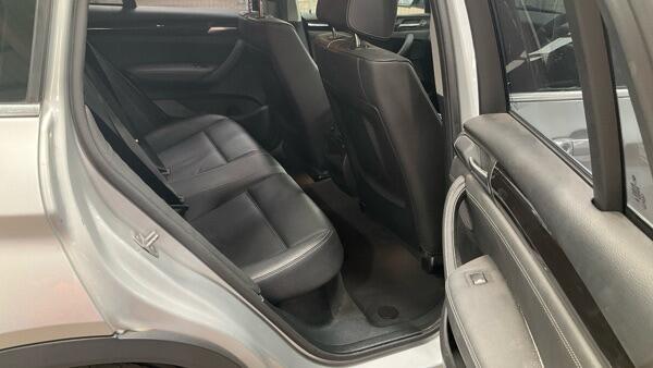 BMW X4 view 13
