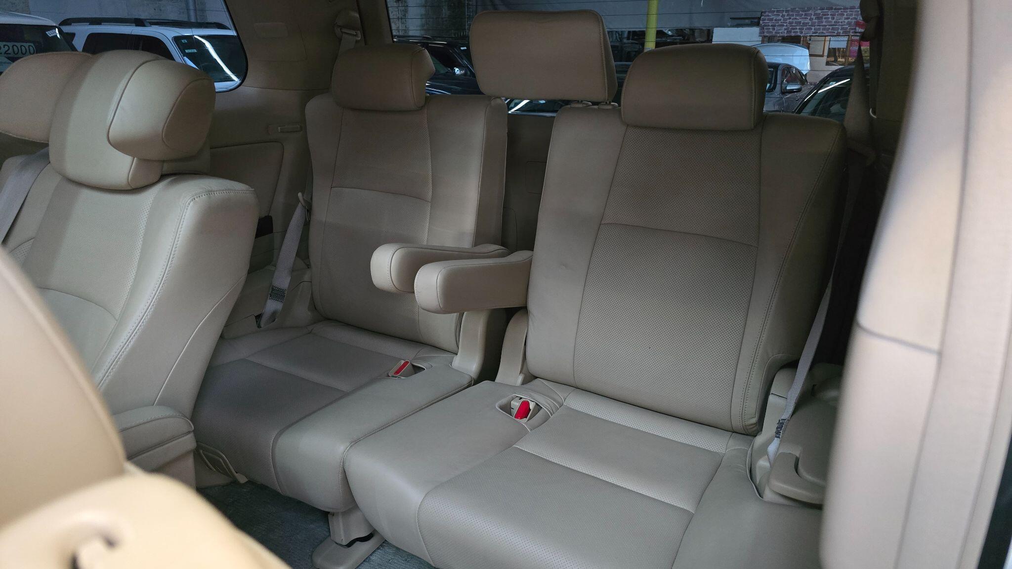 Toyota Vellfire view 23