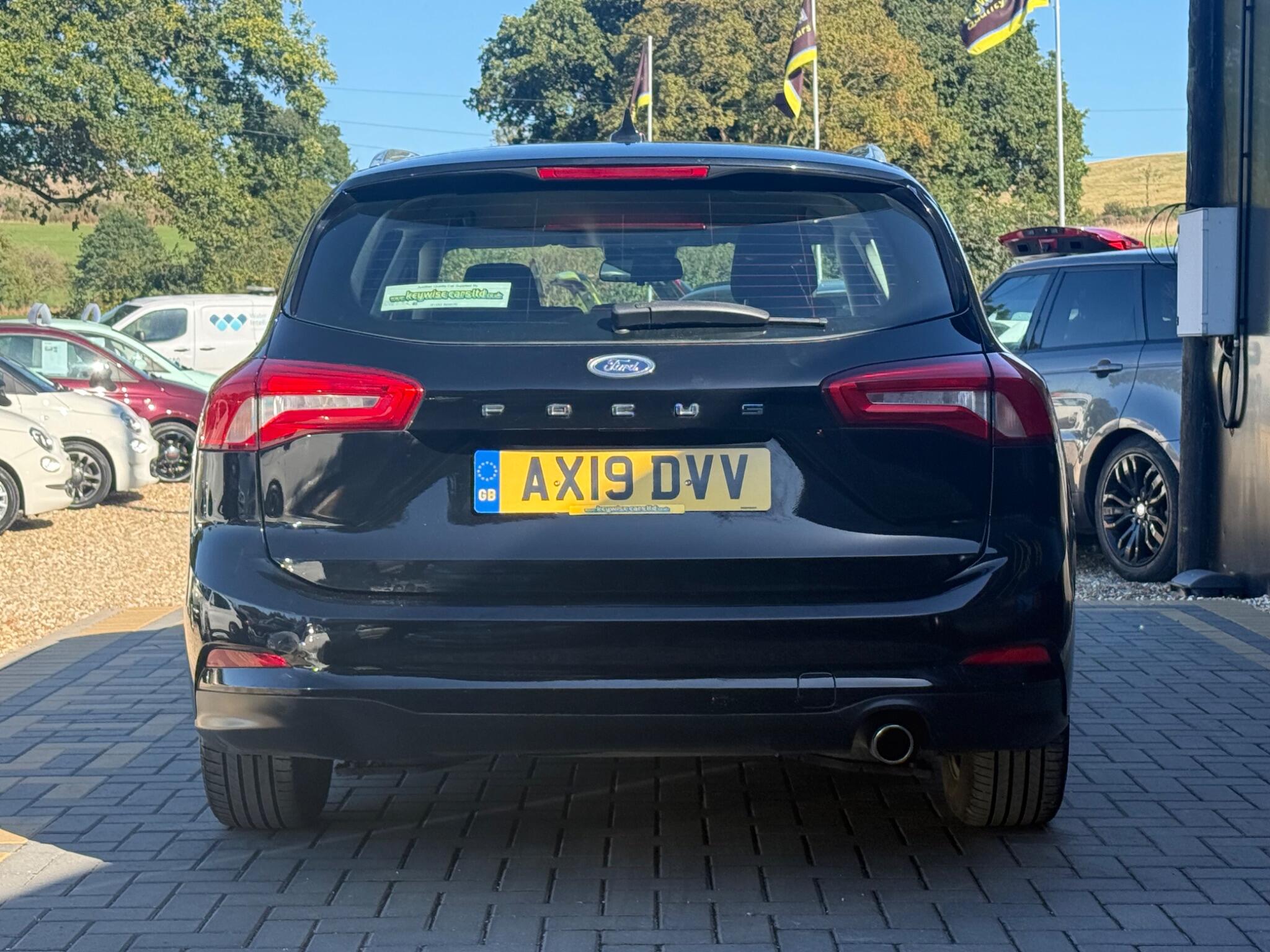 Ford Focus view 4