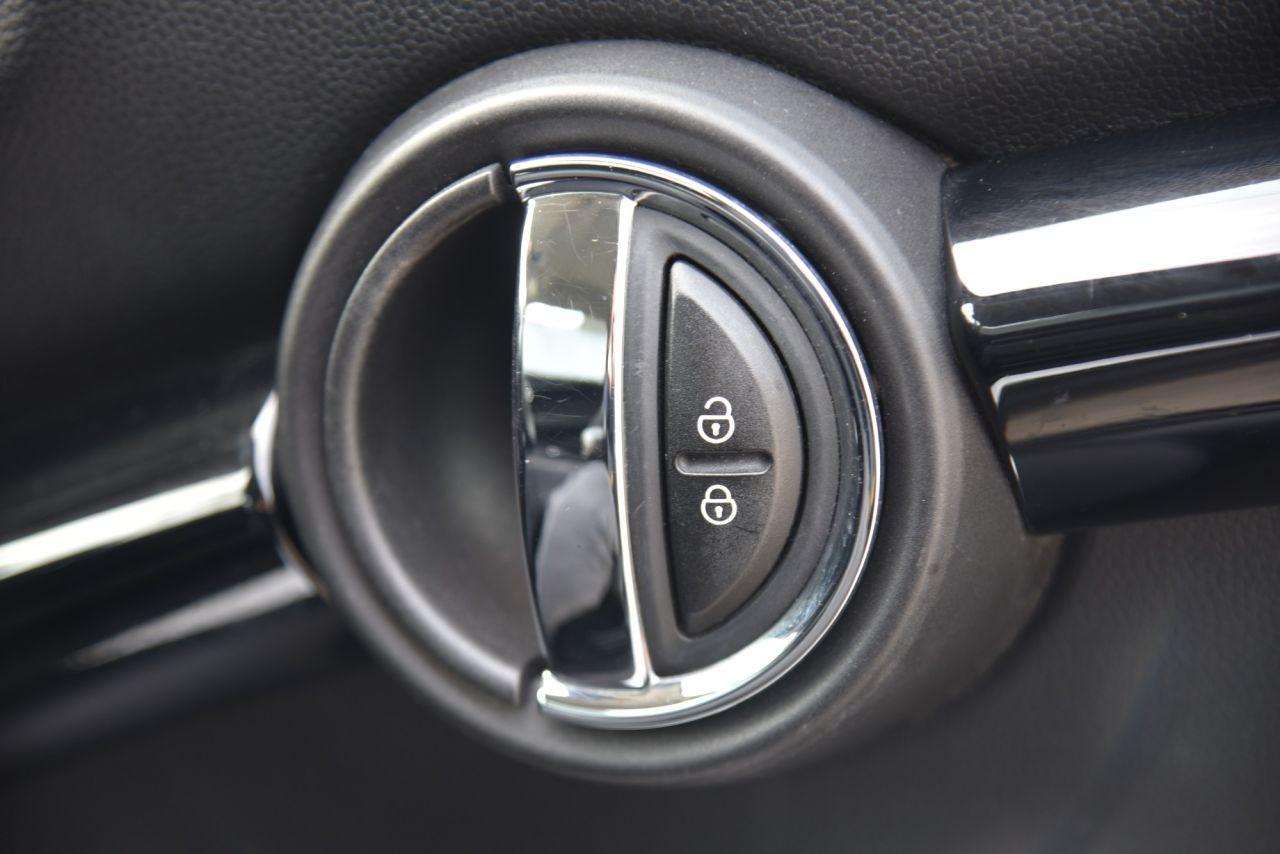 Mini Cooper view 40