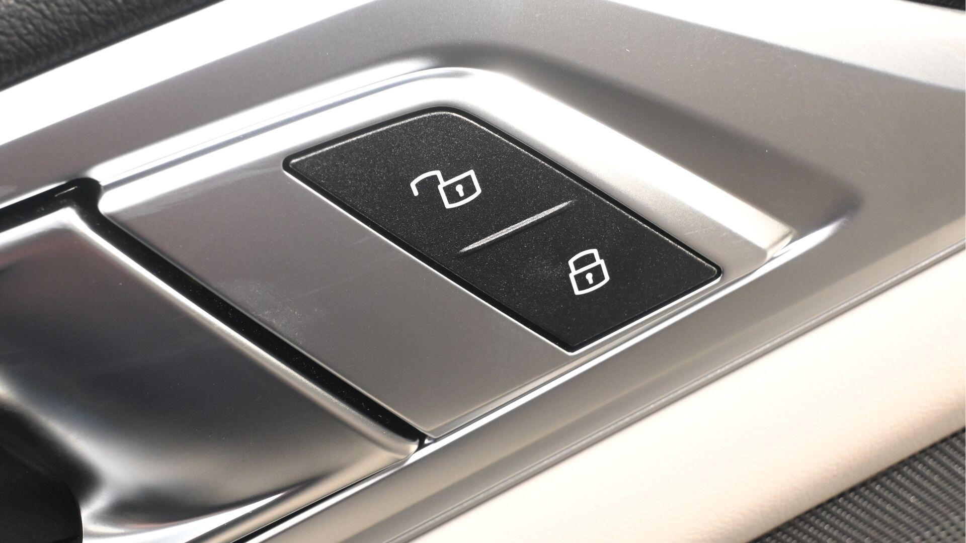 BMW i4 view 38