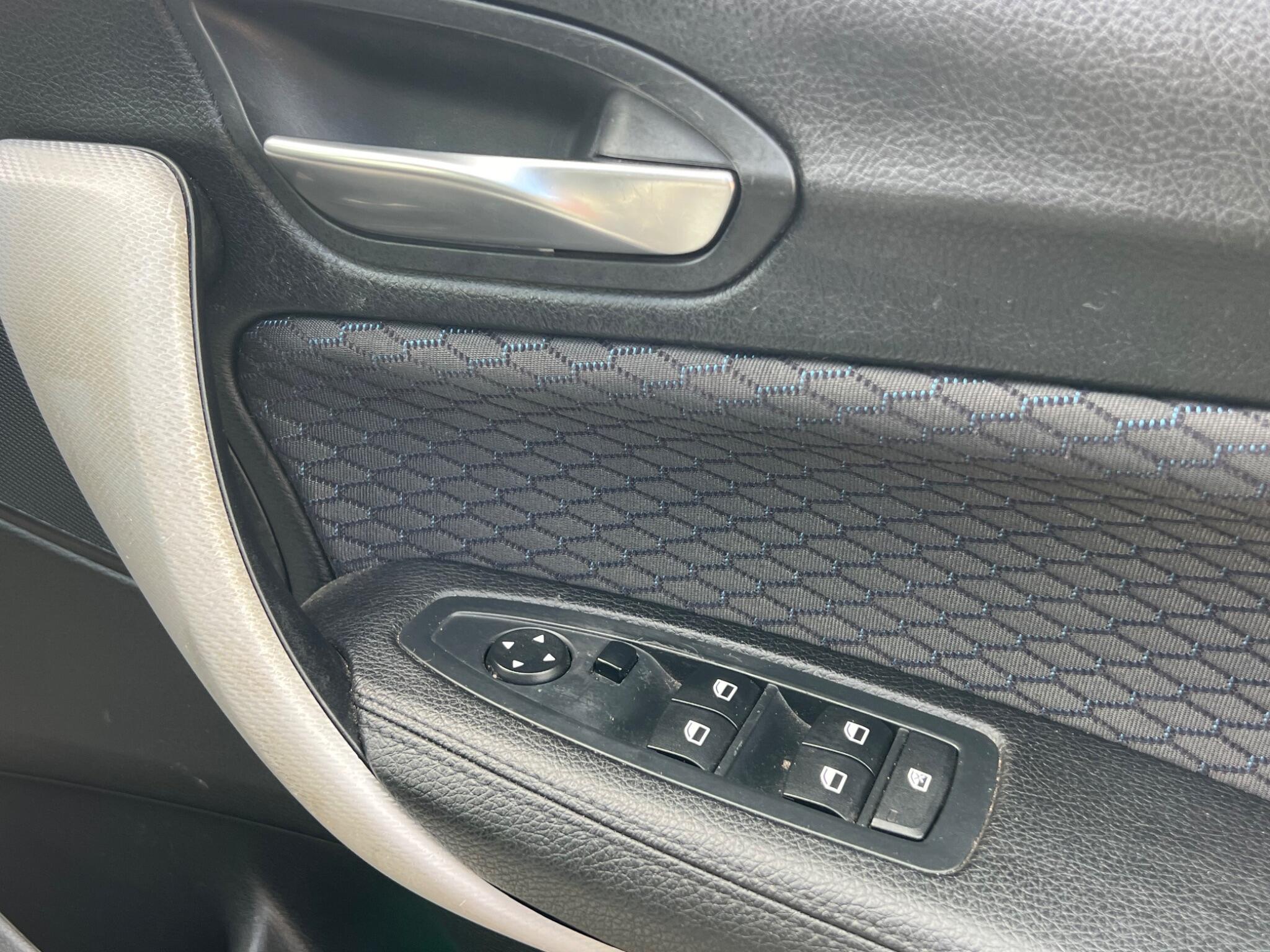 BMW 1 Series view 17