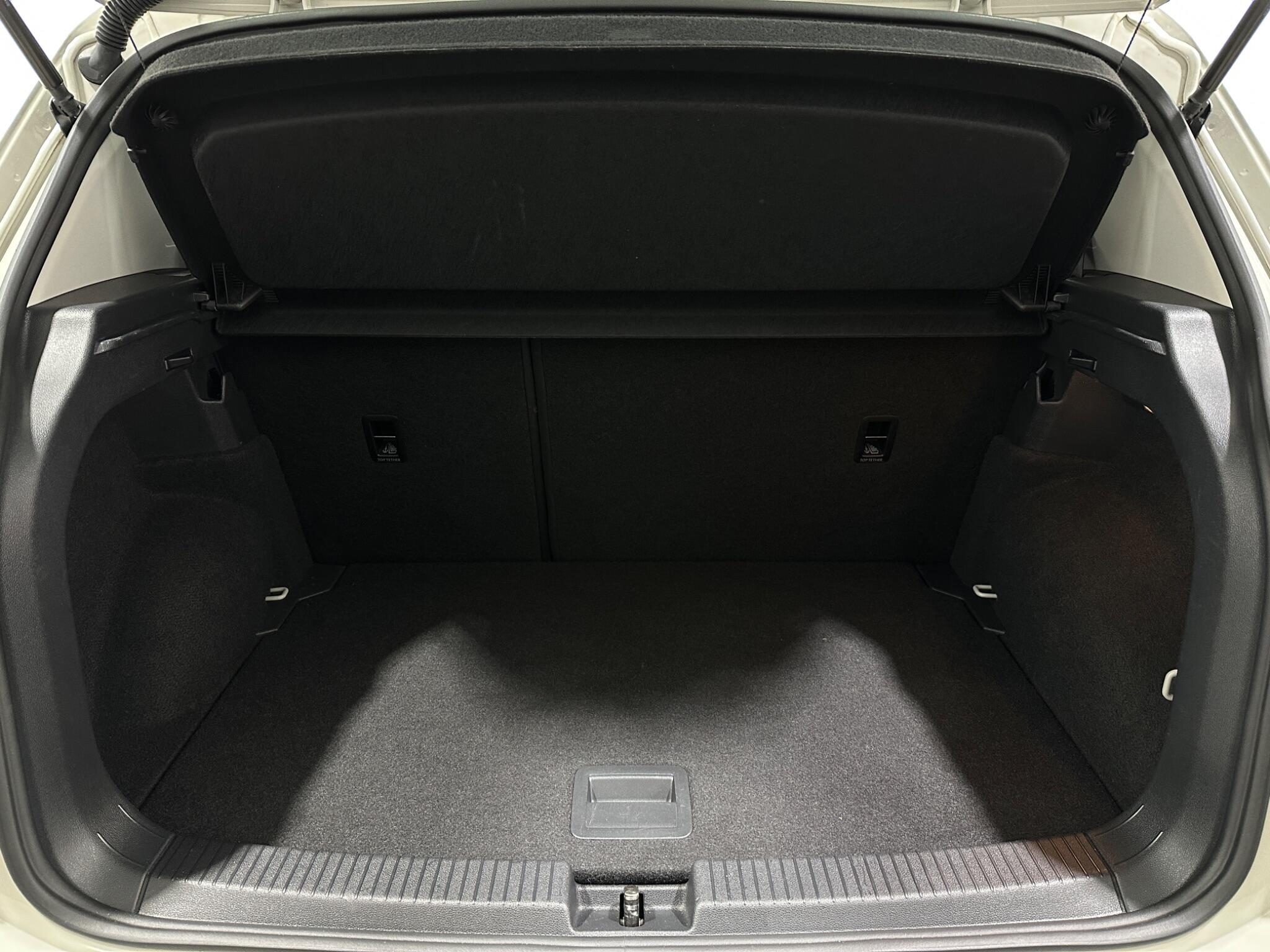 Volkswagen T-Cross view 47