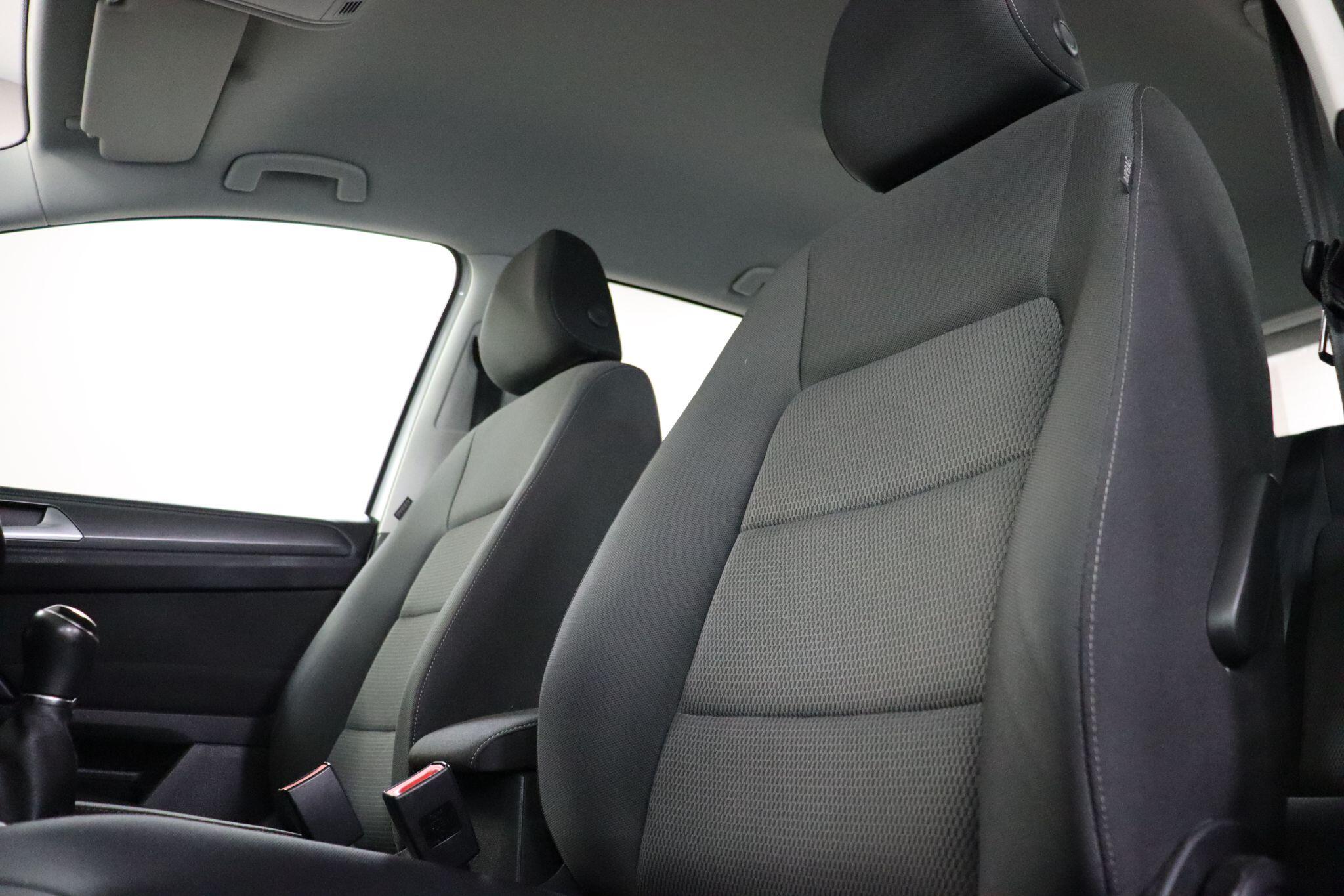 Volkswagen Golf SV view 35