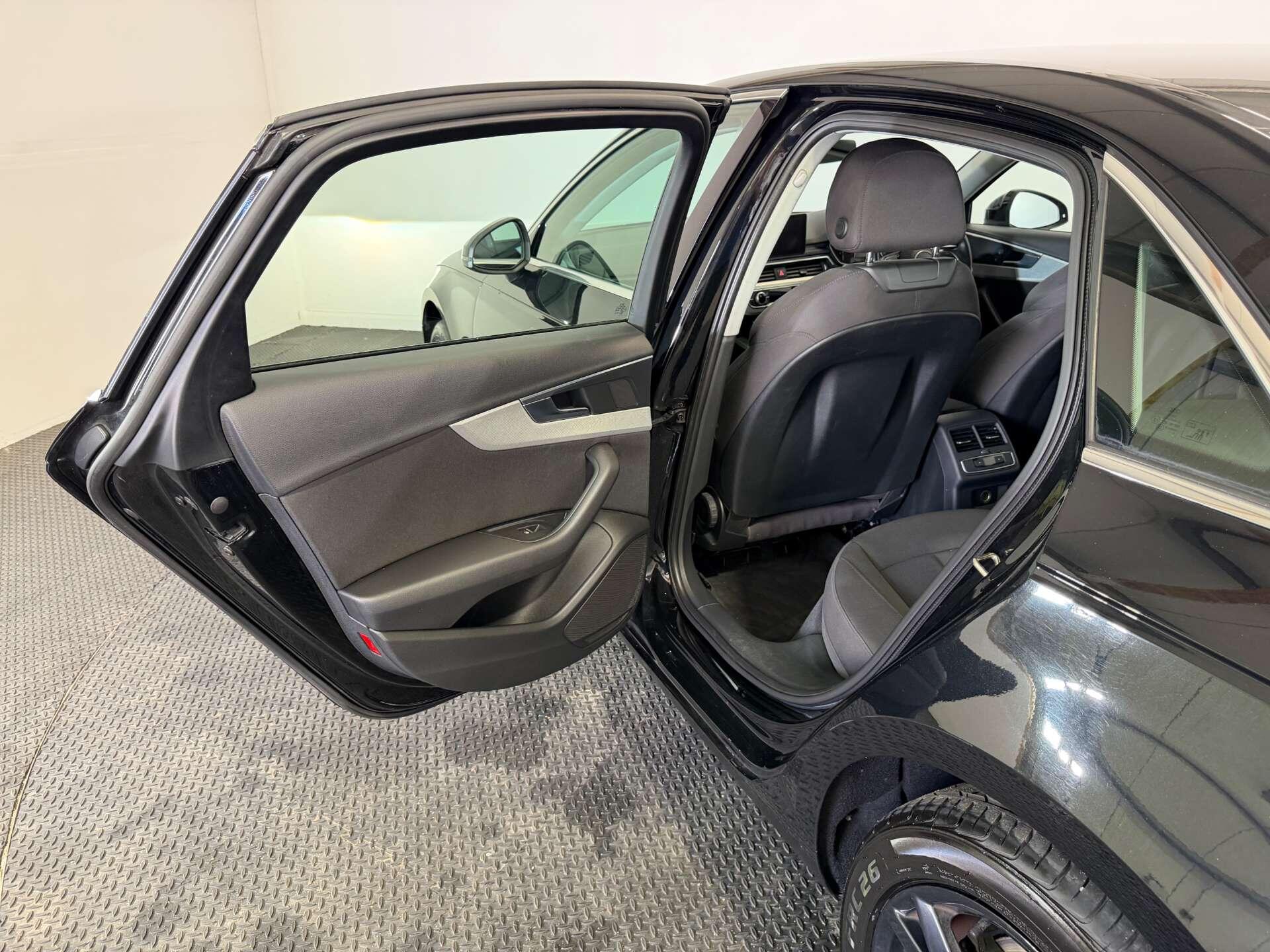 Audi A4 view 59