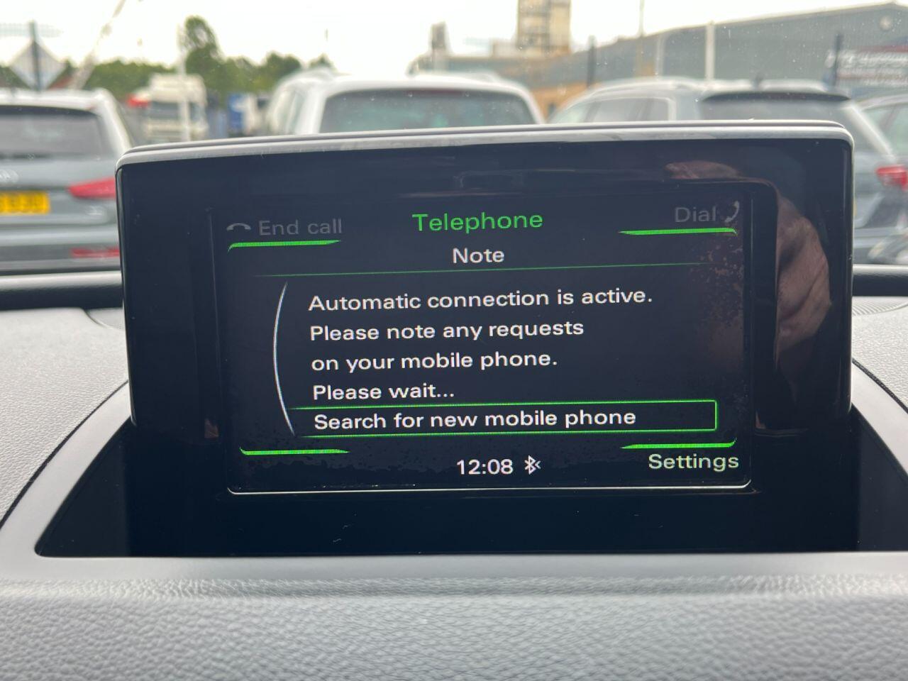 Audi Q3 view 20