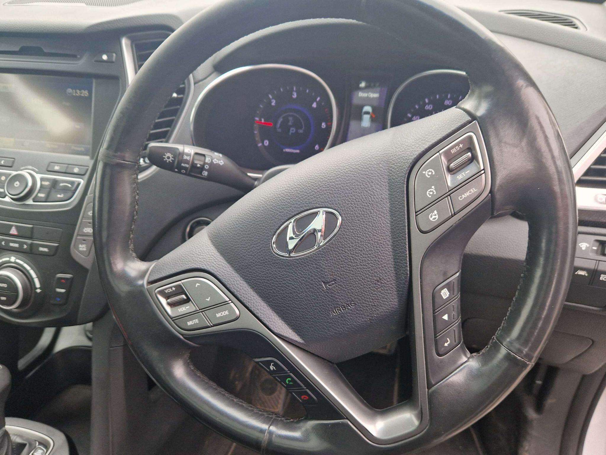 Hyundai Santa FE view 23