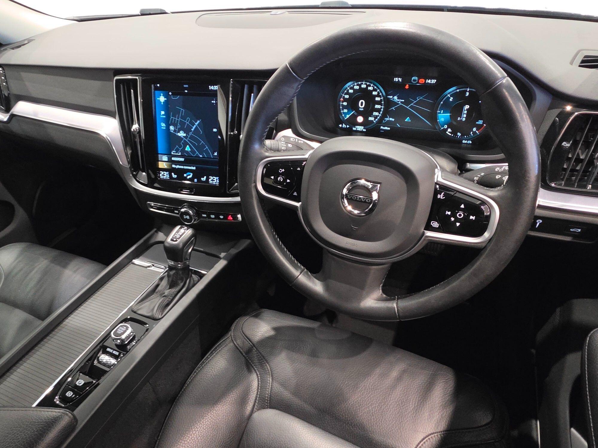 Volvo V60 Cross Country view 84