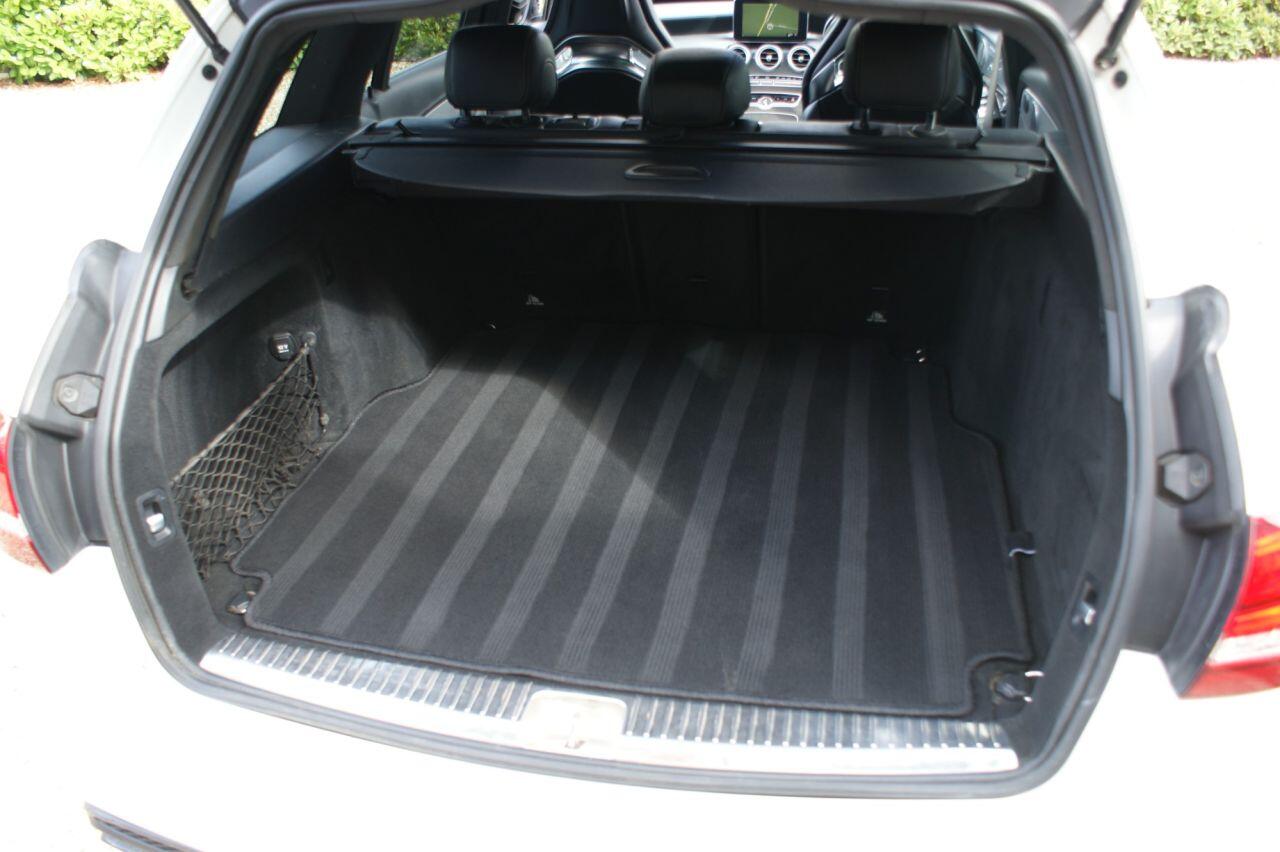 Mercedes-Benz C Class view 39
