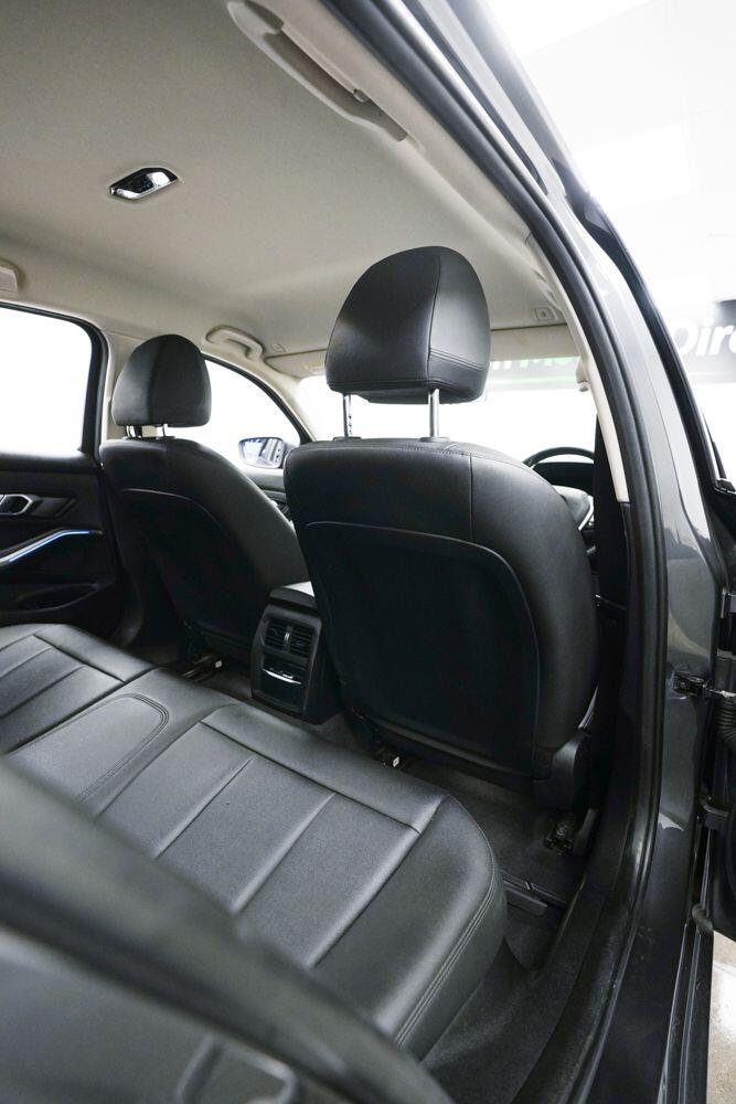BMW 3 Series view 14