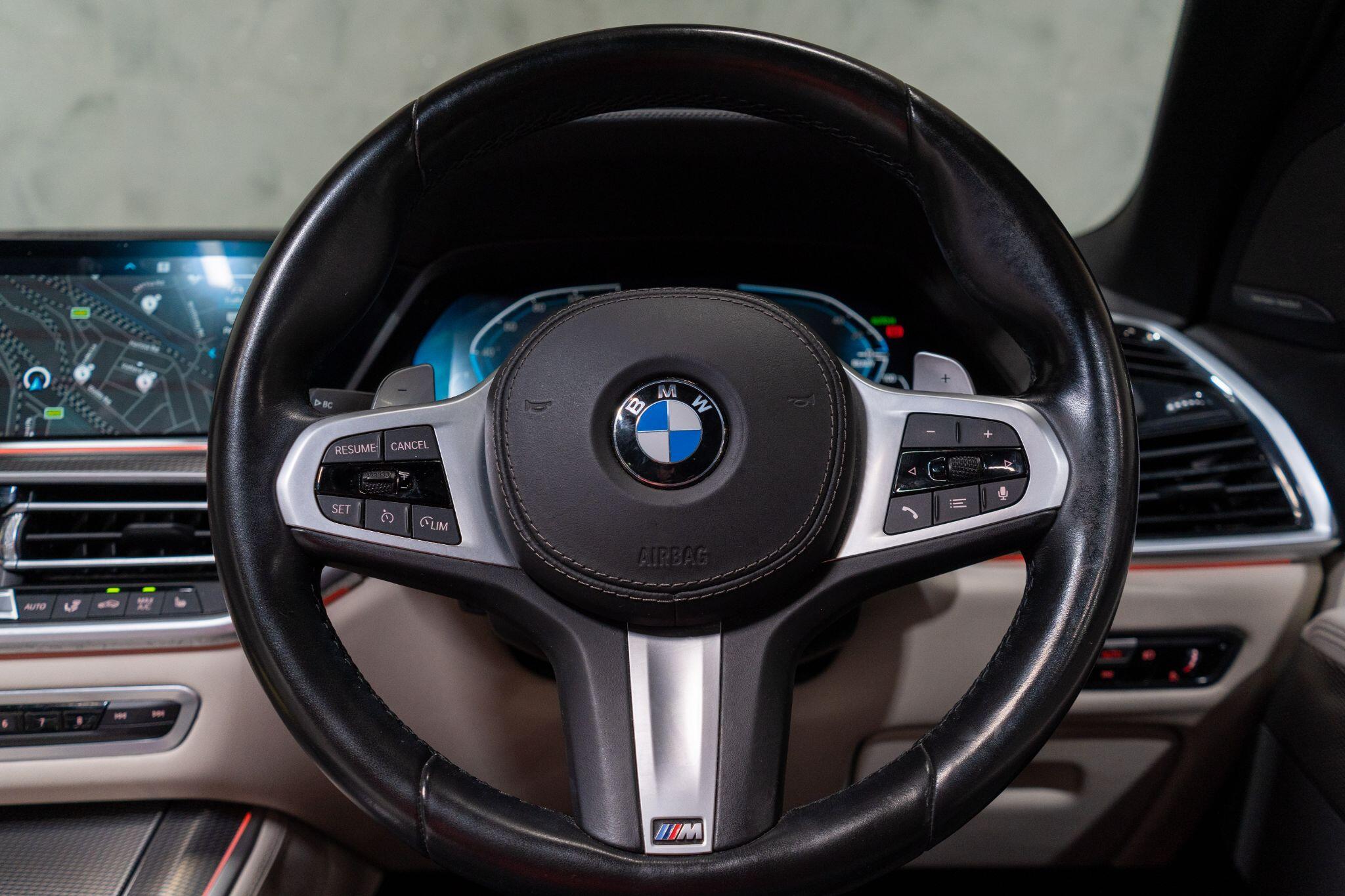 BMW X5 view 32
