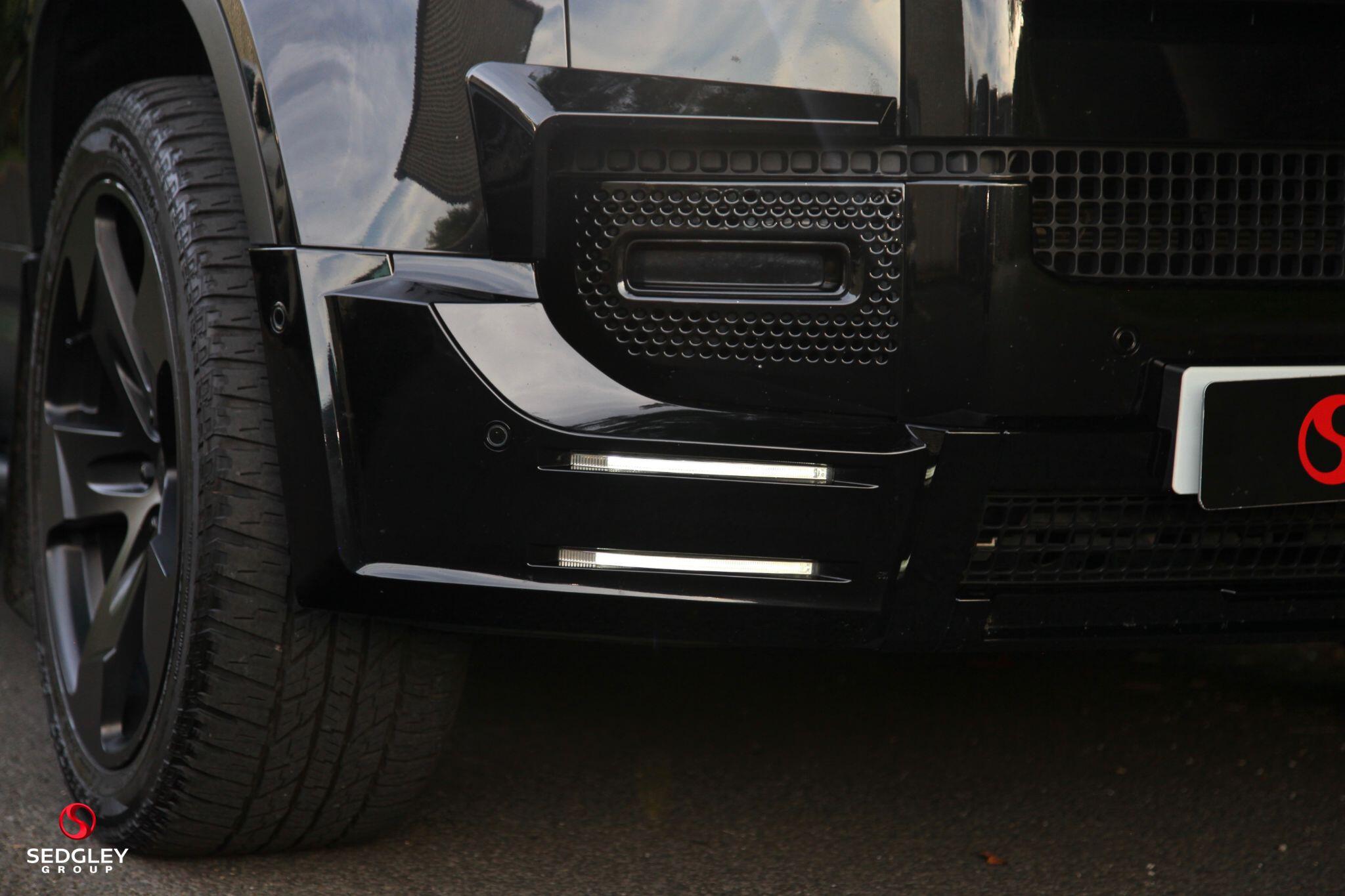 Land Rover Defender view 15