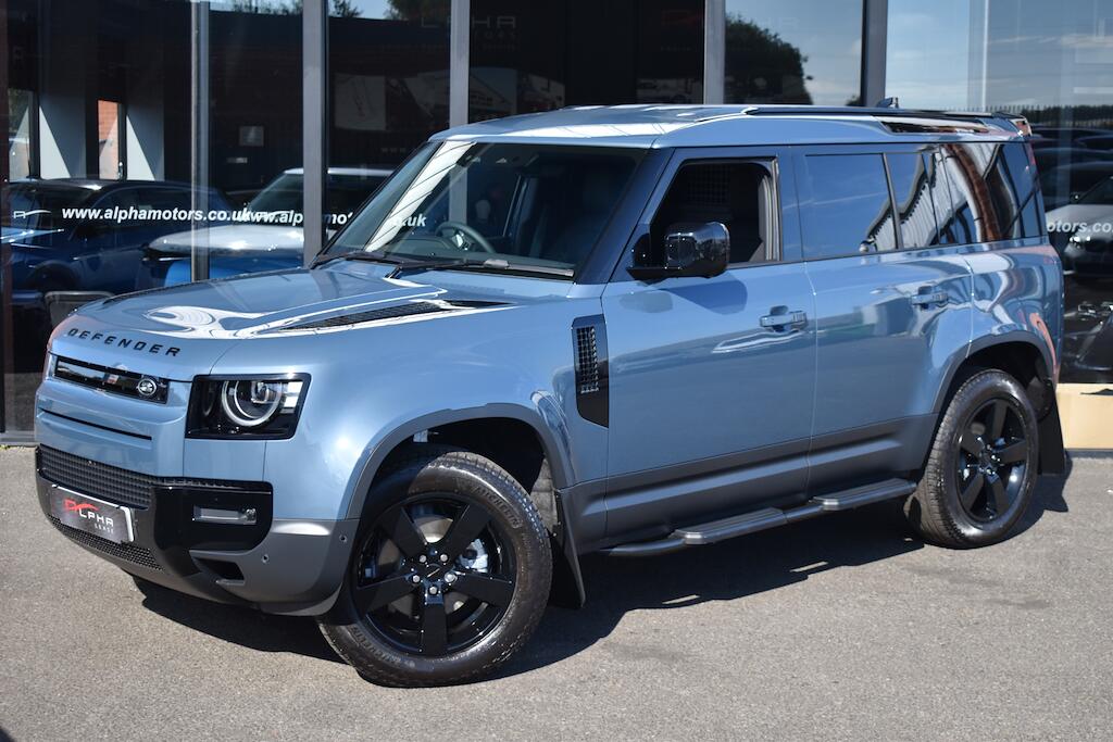 Land Rover Defender view 6