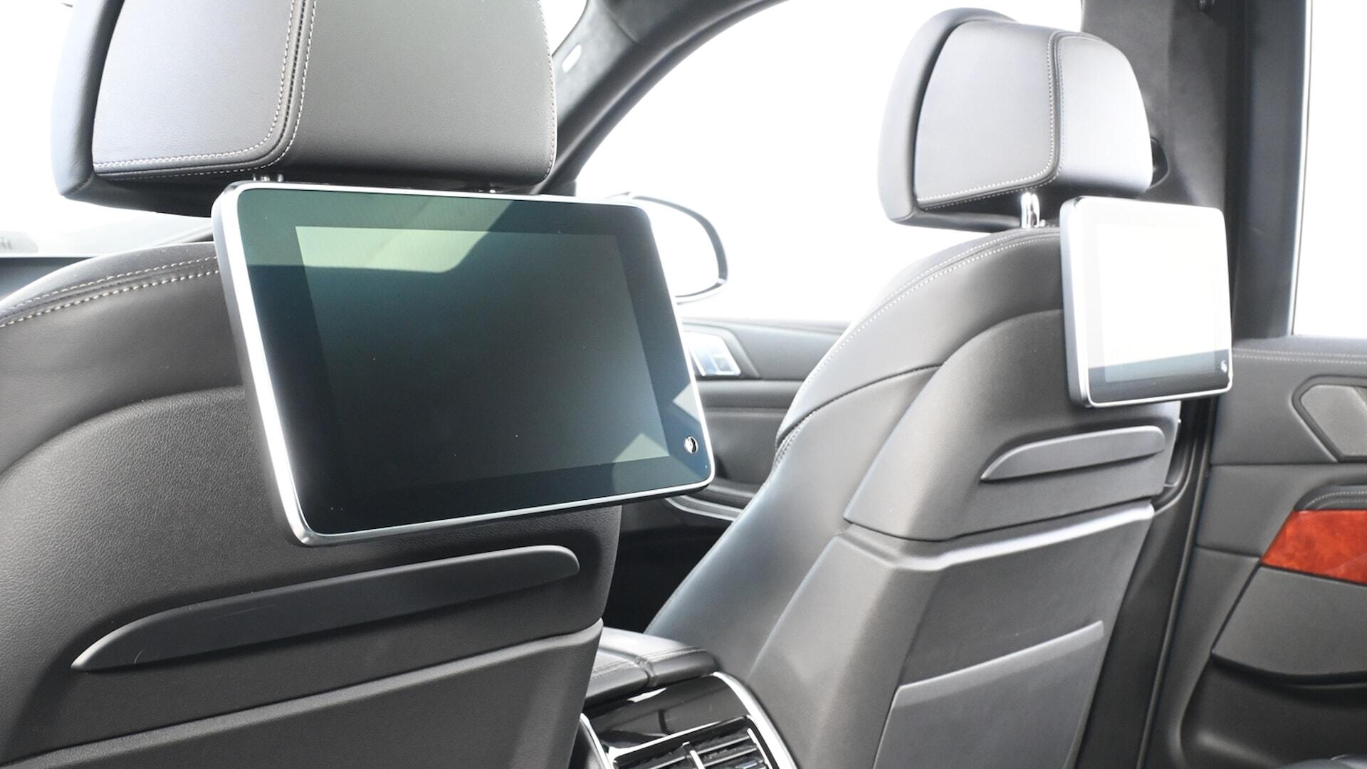 BMW Alpina XB7 view 45