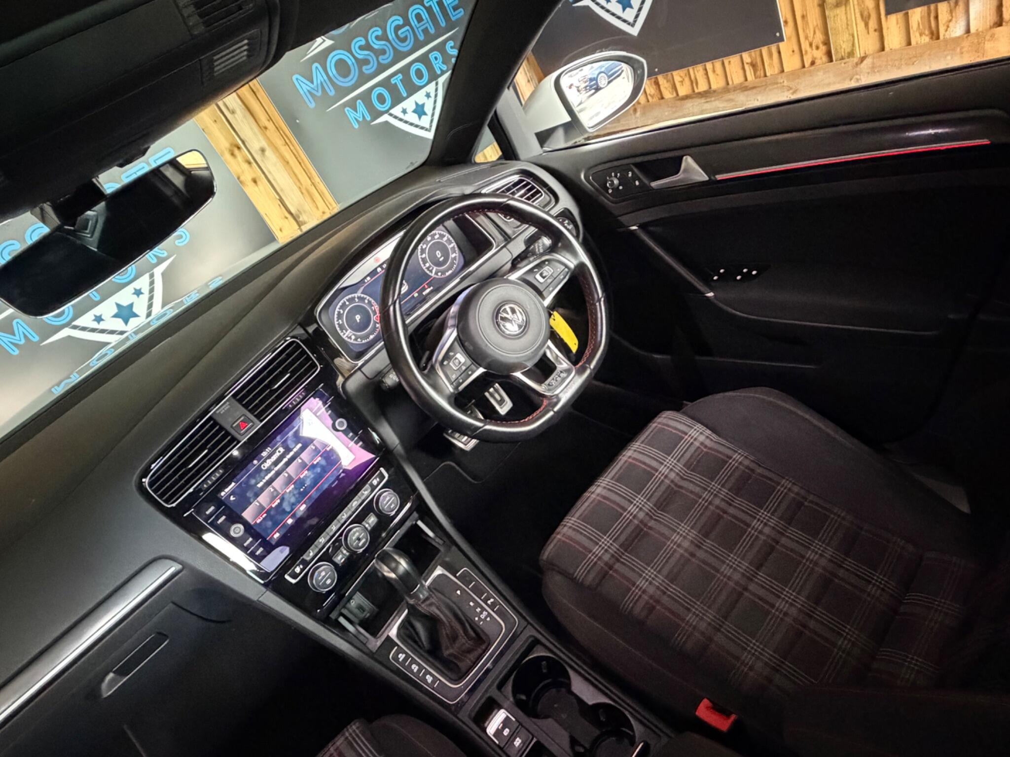Volkswagen Golf view 35