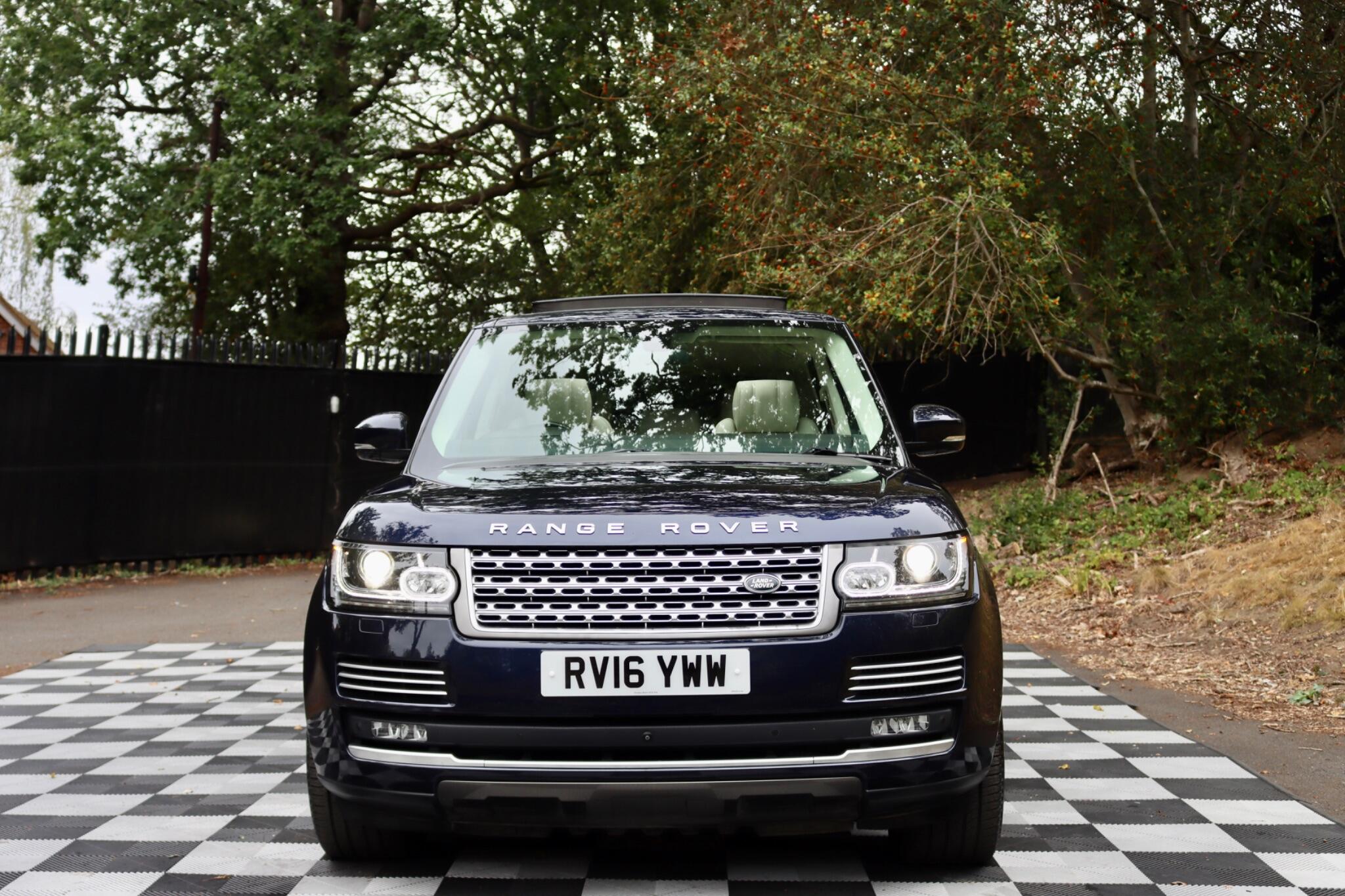 Land Rover Range Rover view 26