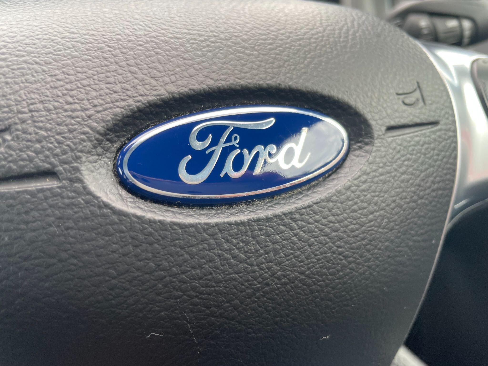 Ford Focus view 24