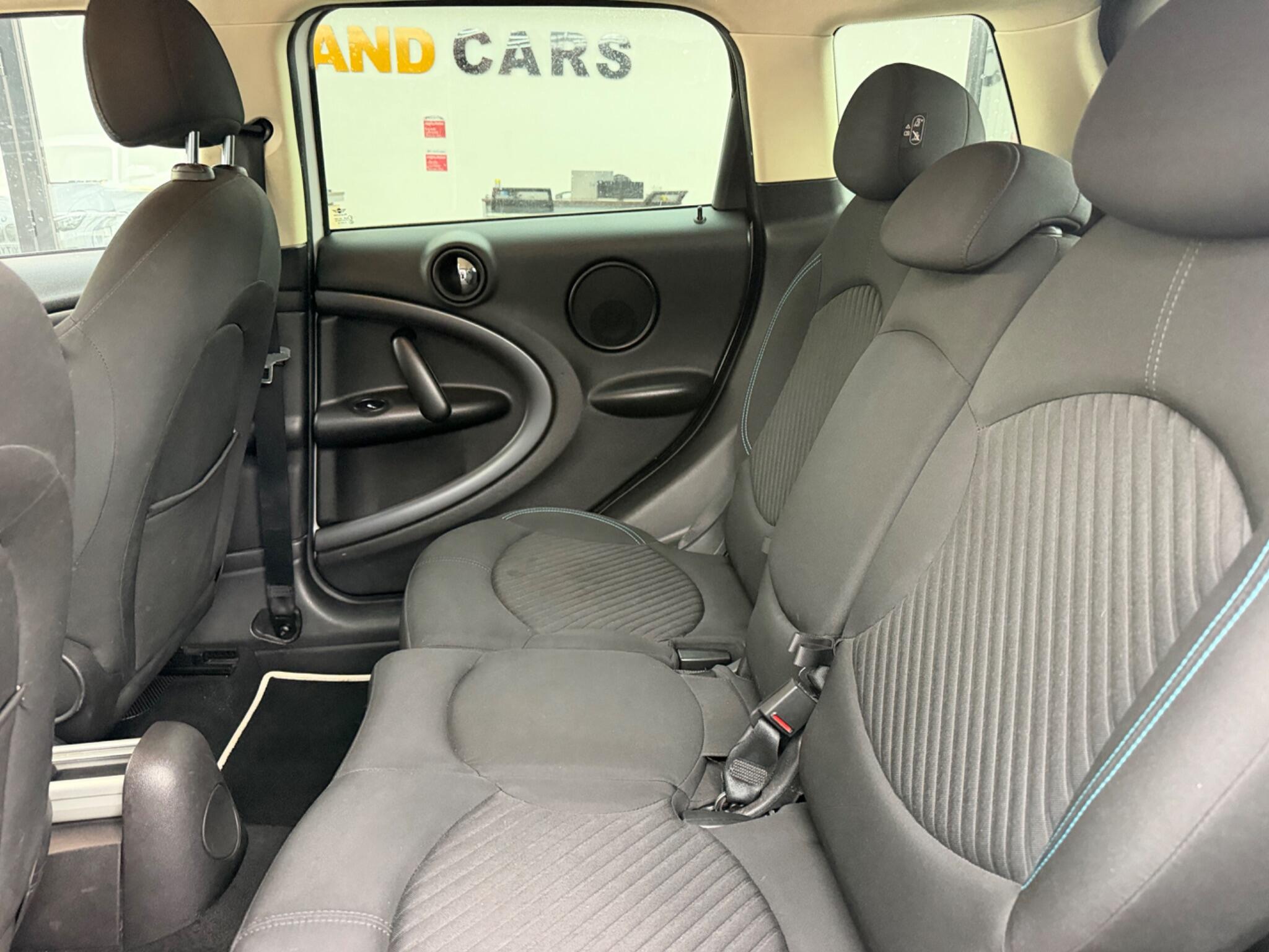 Mini Countryman view 26