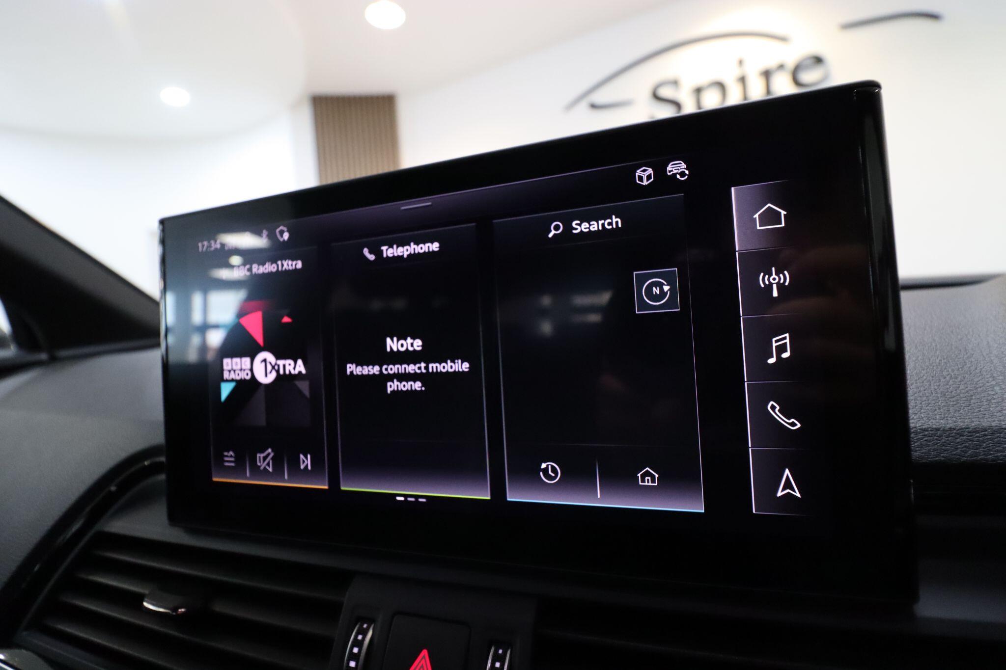 Audi Q5 view 24