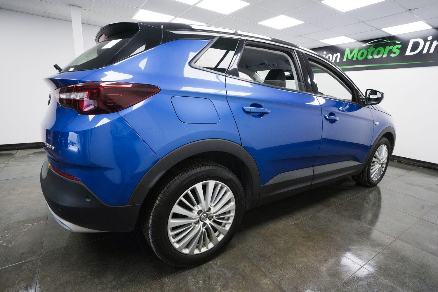 Vauxhall Grandland X view 3