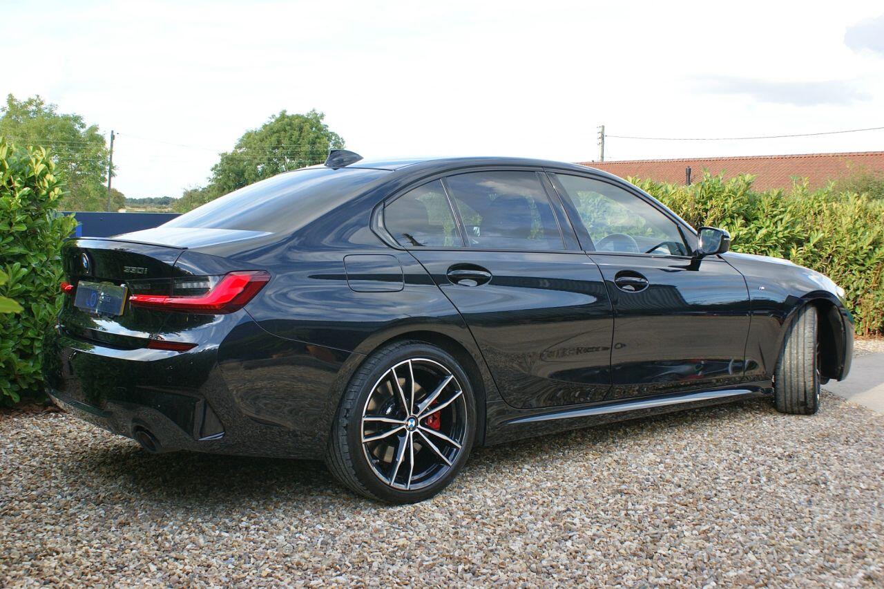 BMW 3 Series view 4