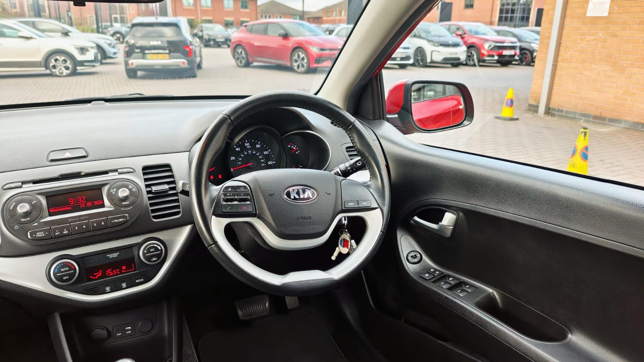 Kia Picanto view 12