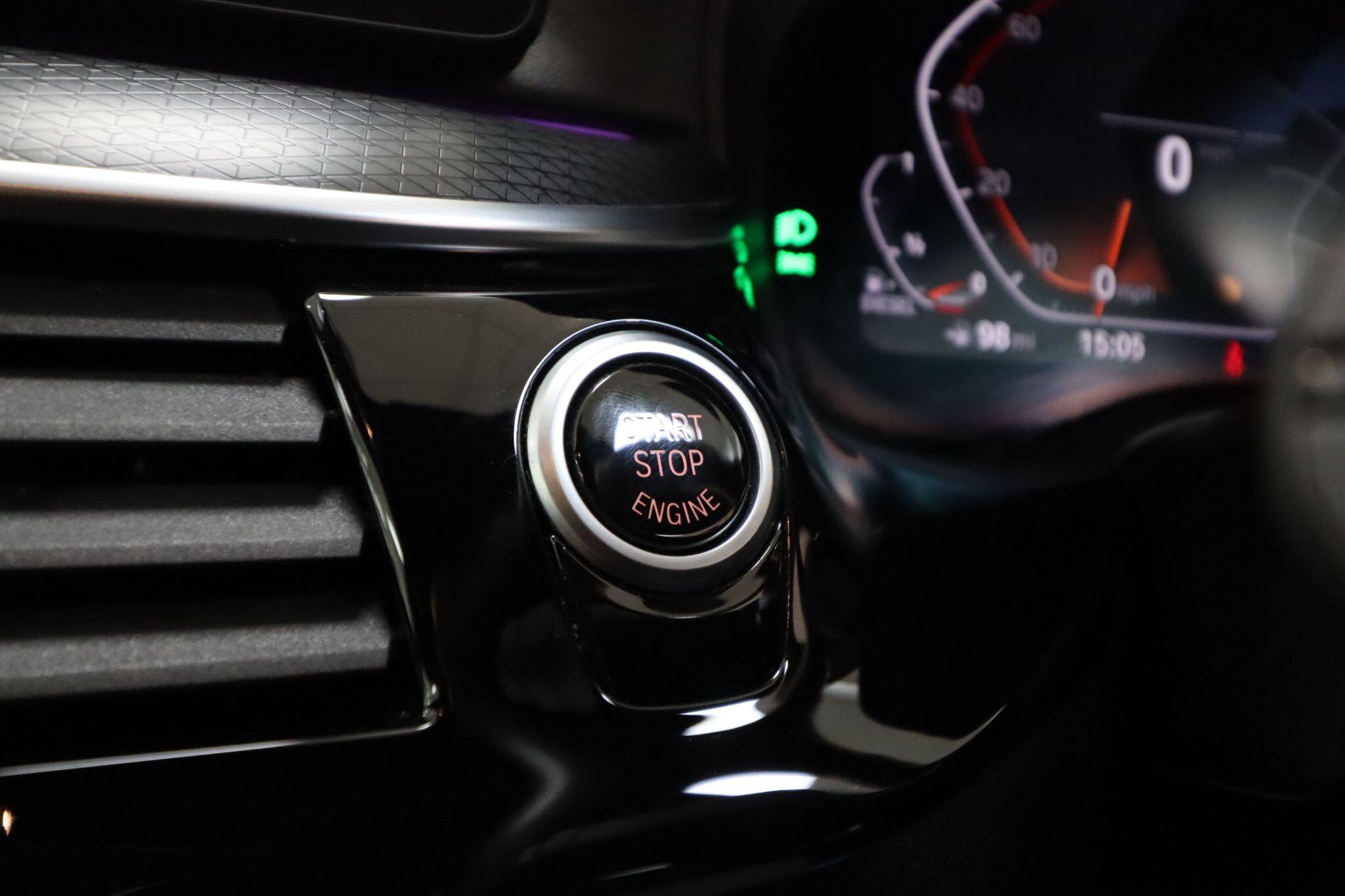 BMW 5 Series view 24