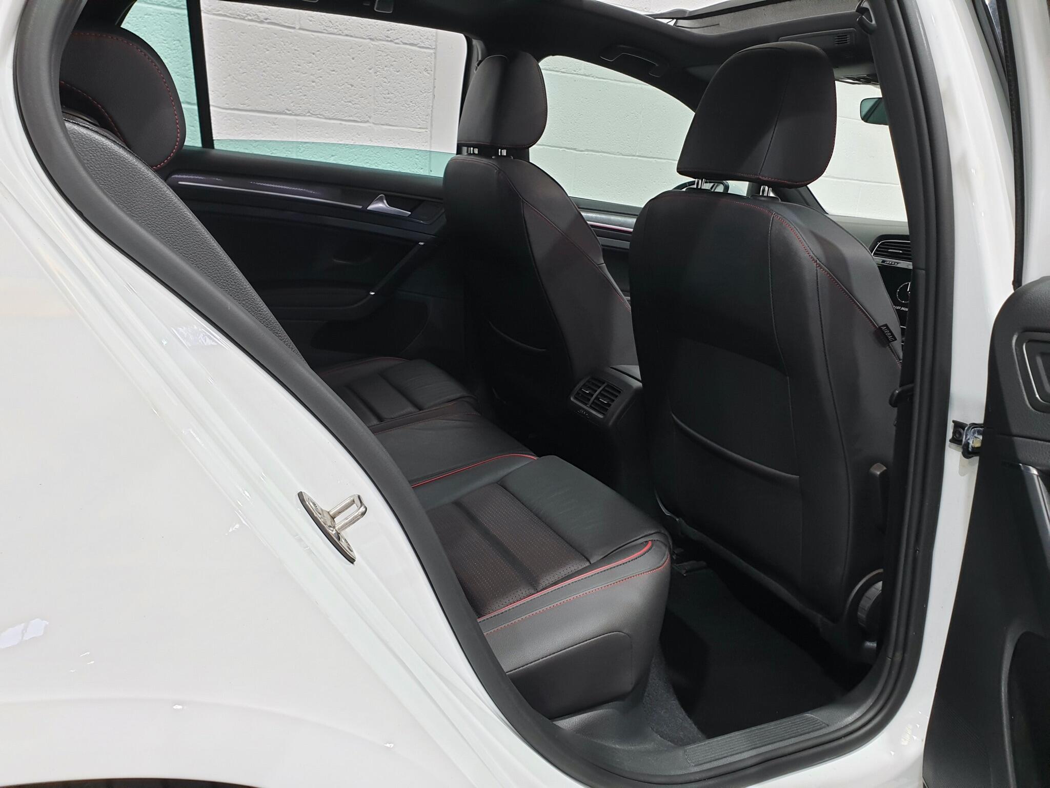 Volkswagen Golf view 48