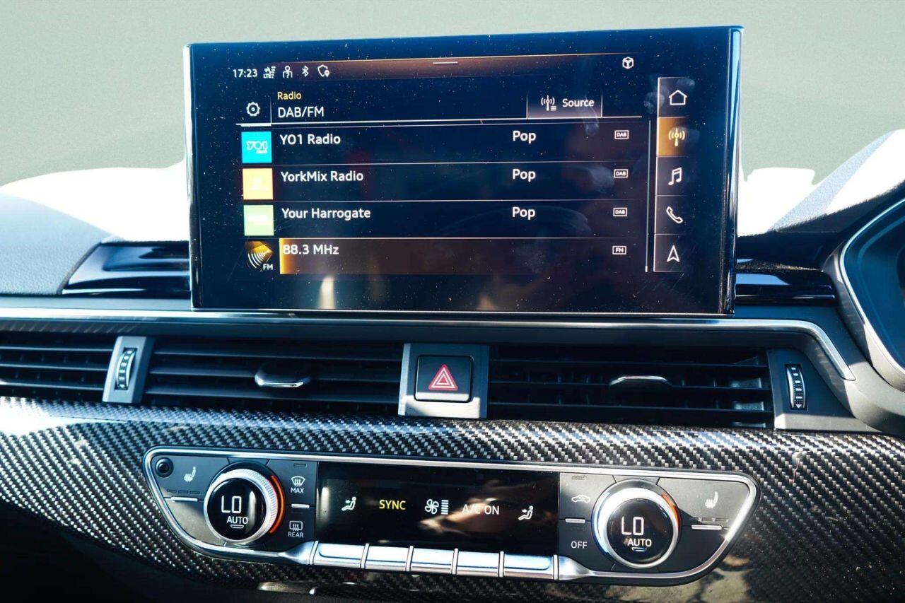 Audi RS4 Avant view 14