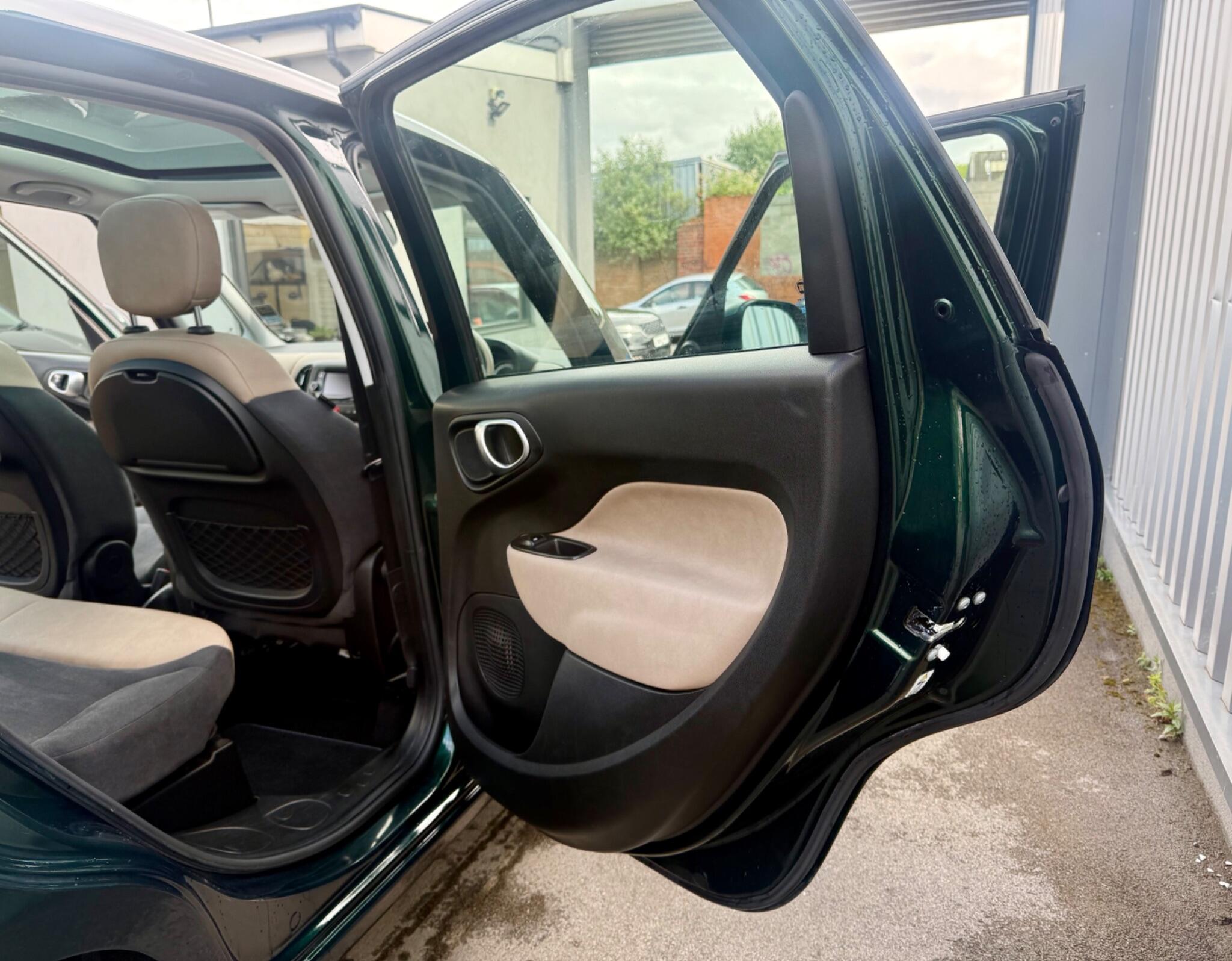 Fiat 500L view 14