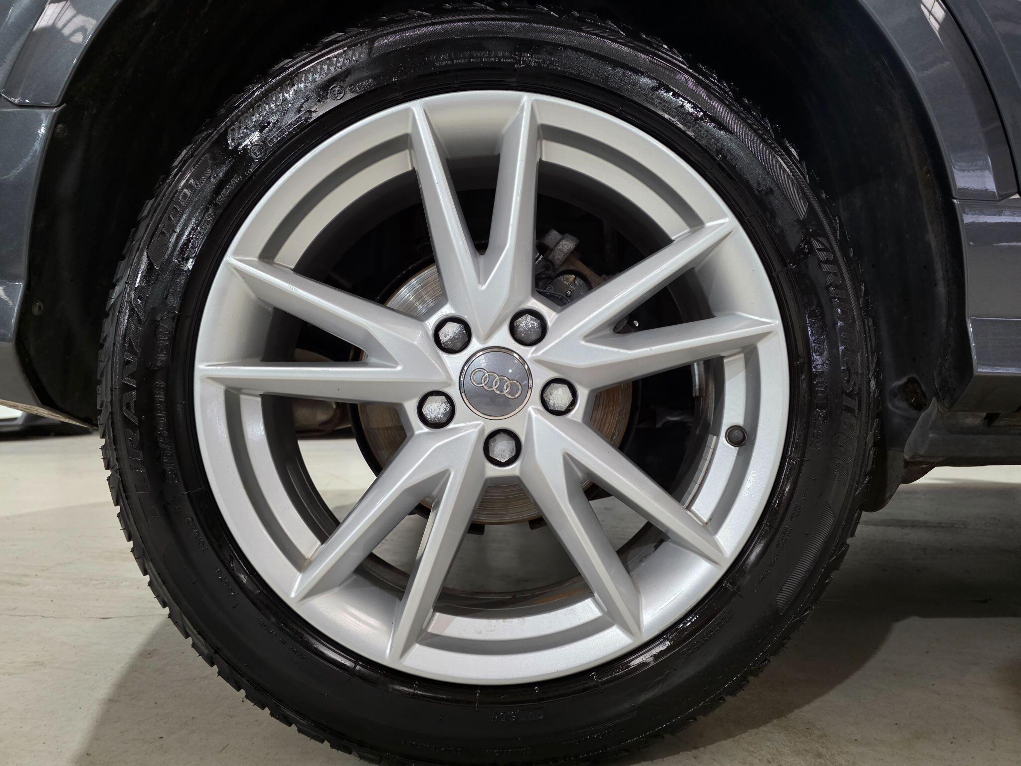 Audi Q2 view 28