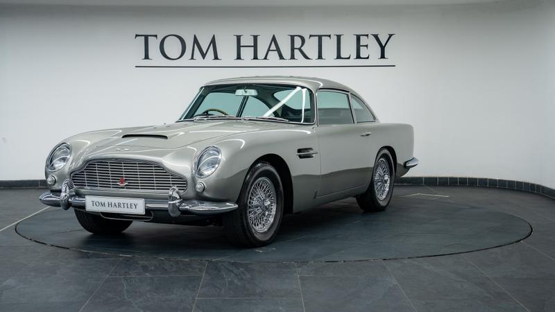 Aston Martin DB5 view 3